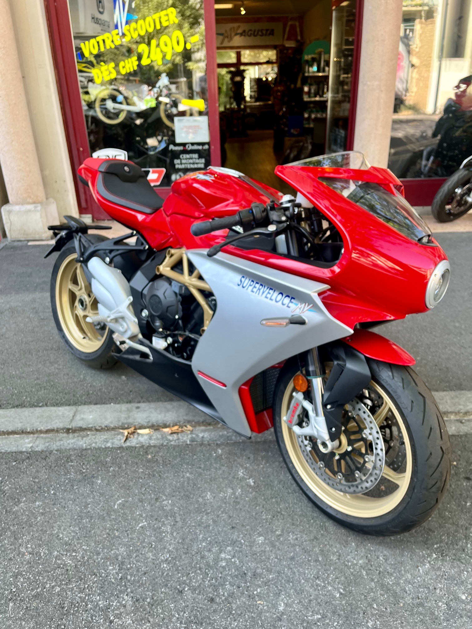 MV AGUSTA Superveloce 800