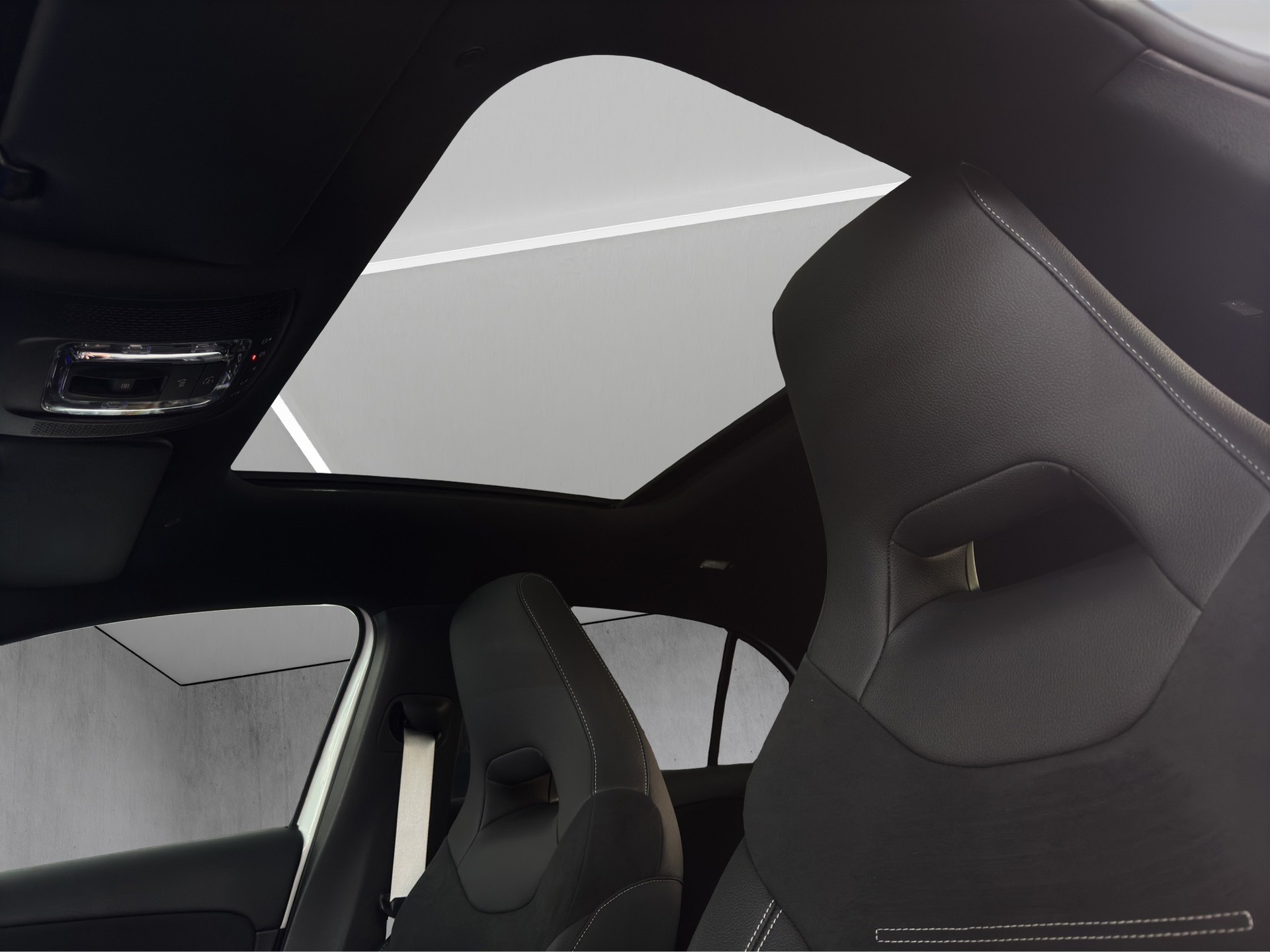 MERCEDES-BENZ A 200 7G-DCT AMG Line Special Edition-image-8