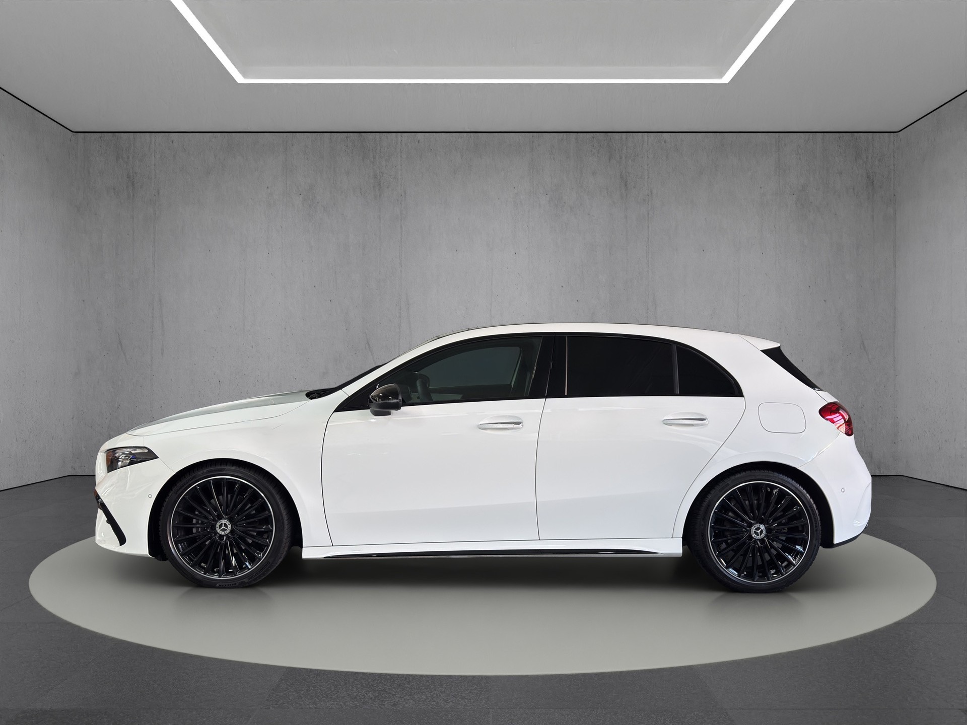 MERCEDES-BENZ A 200 7G-DCT AMG Line Special Edition-image-2