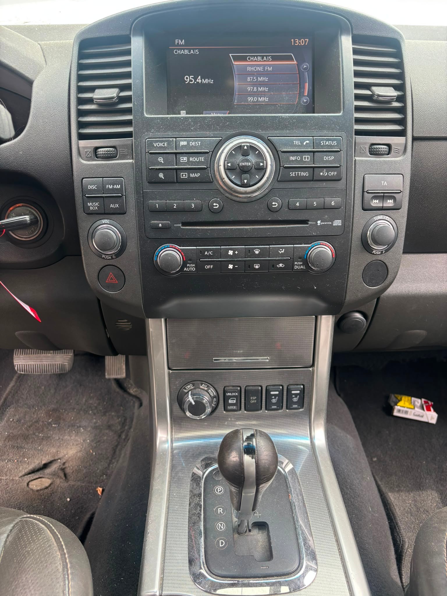 NISSAN Navara V6 Double Cab LE 3.0 dCi 4WD Automat-image-5