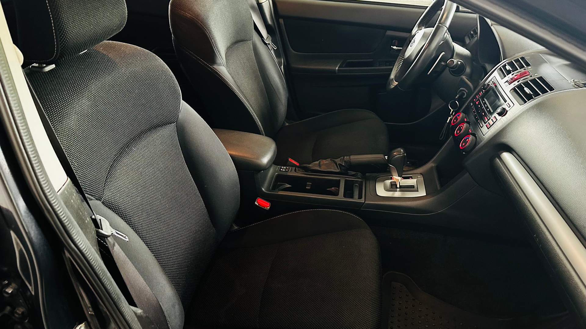 SUBARU XV 2.0 Swiss Two AWD CVT "AHK"-image-13