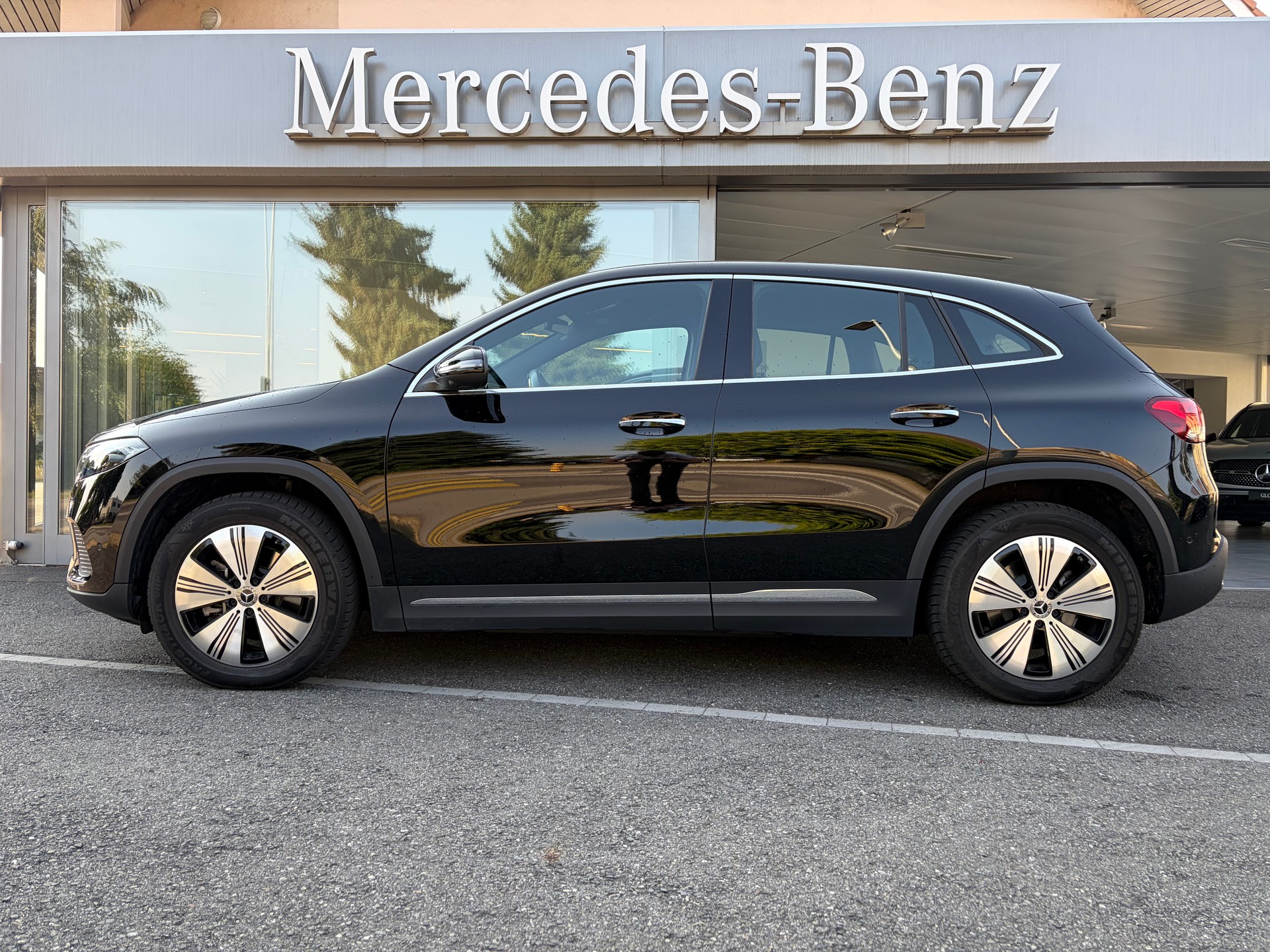 MERCEDES-BENZ EQA 250+-image-1