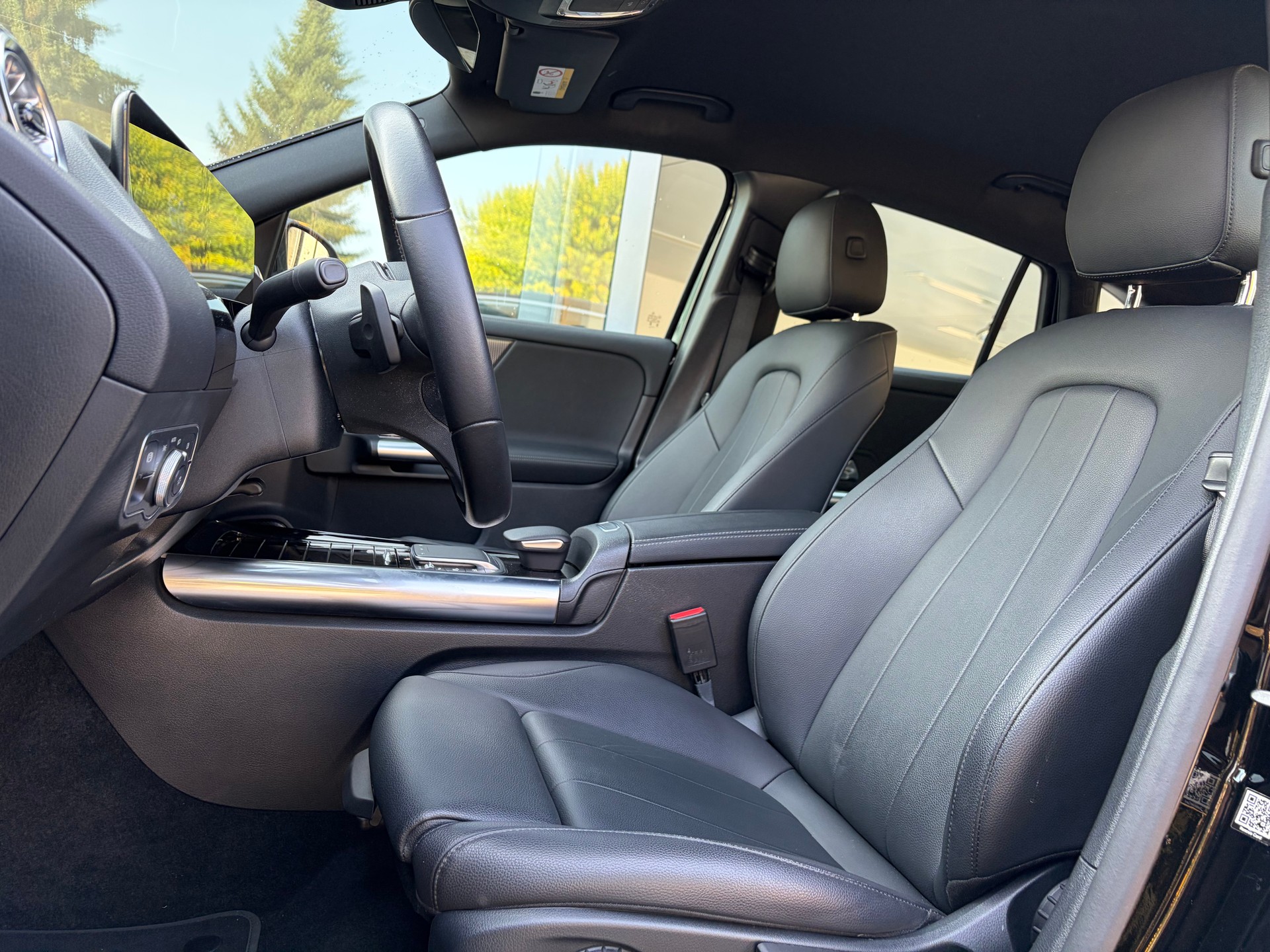 MERCEDES-BENZ EQA 250+-image-7
