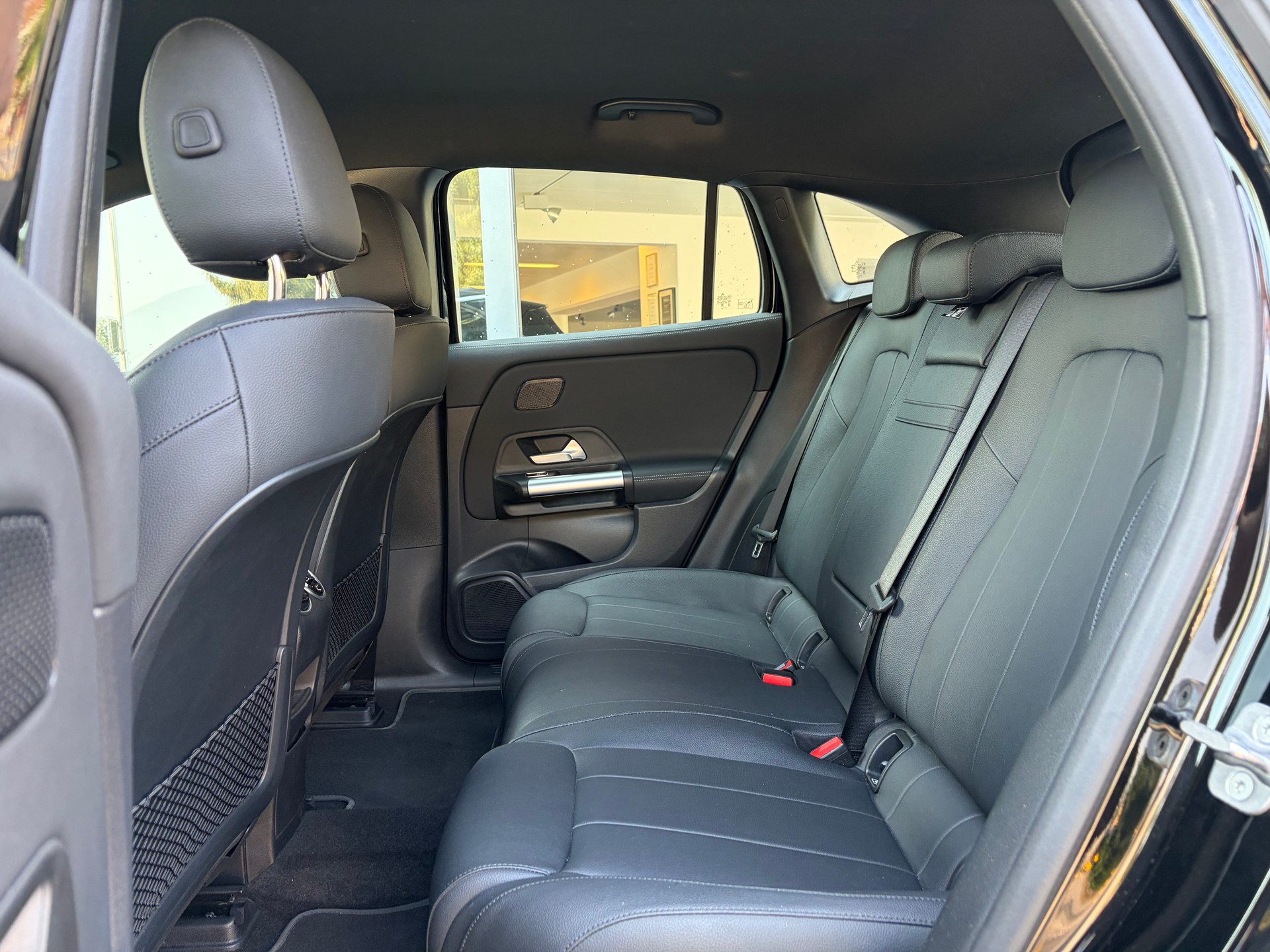 MERCEDES-BENZ EQA 250+-image-8