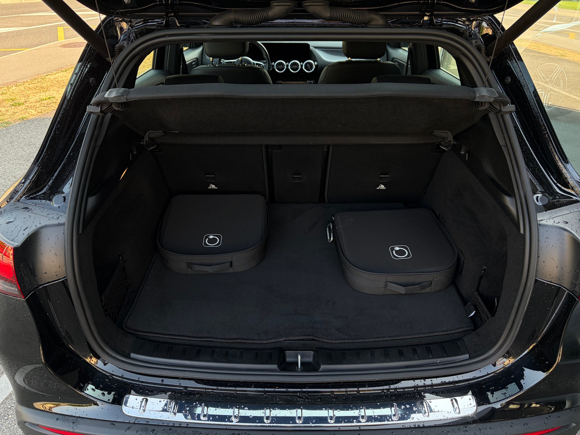 MERCEDES-BENZ EQA 250+-image-5
