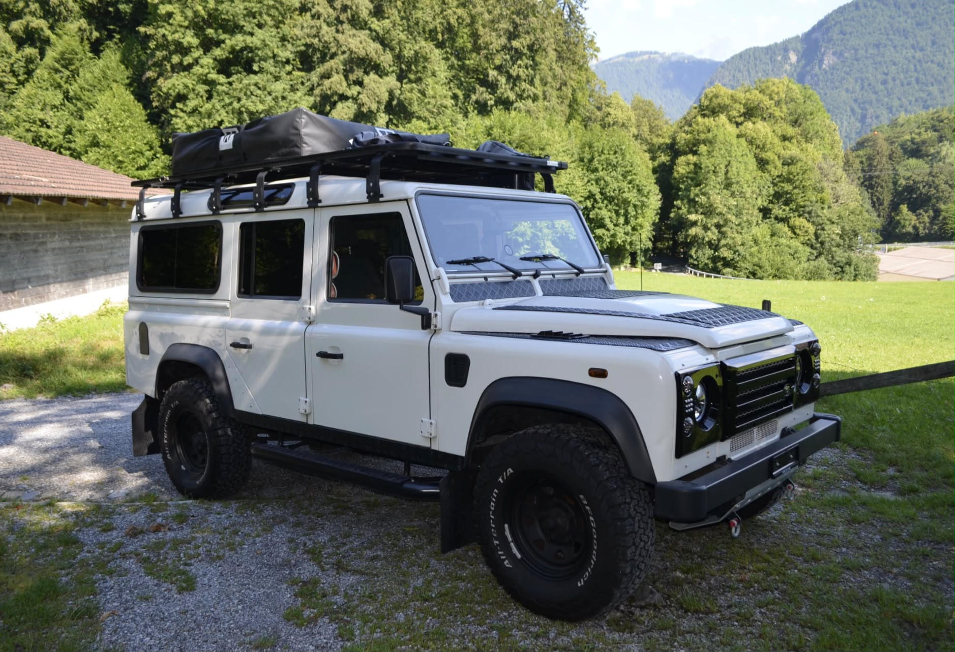 LAND ROVER Defender 110 SW 2.4Tdc-image-3