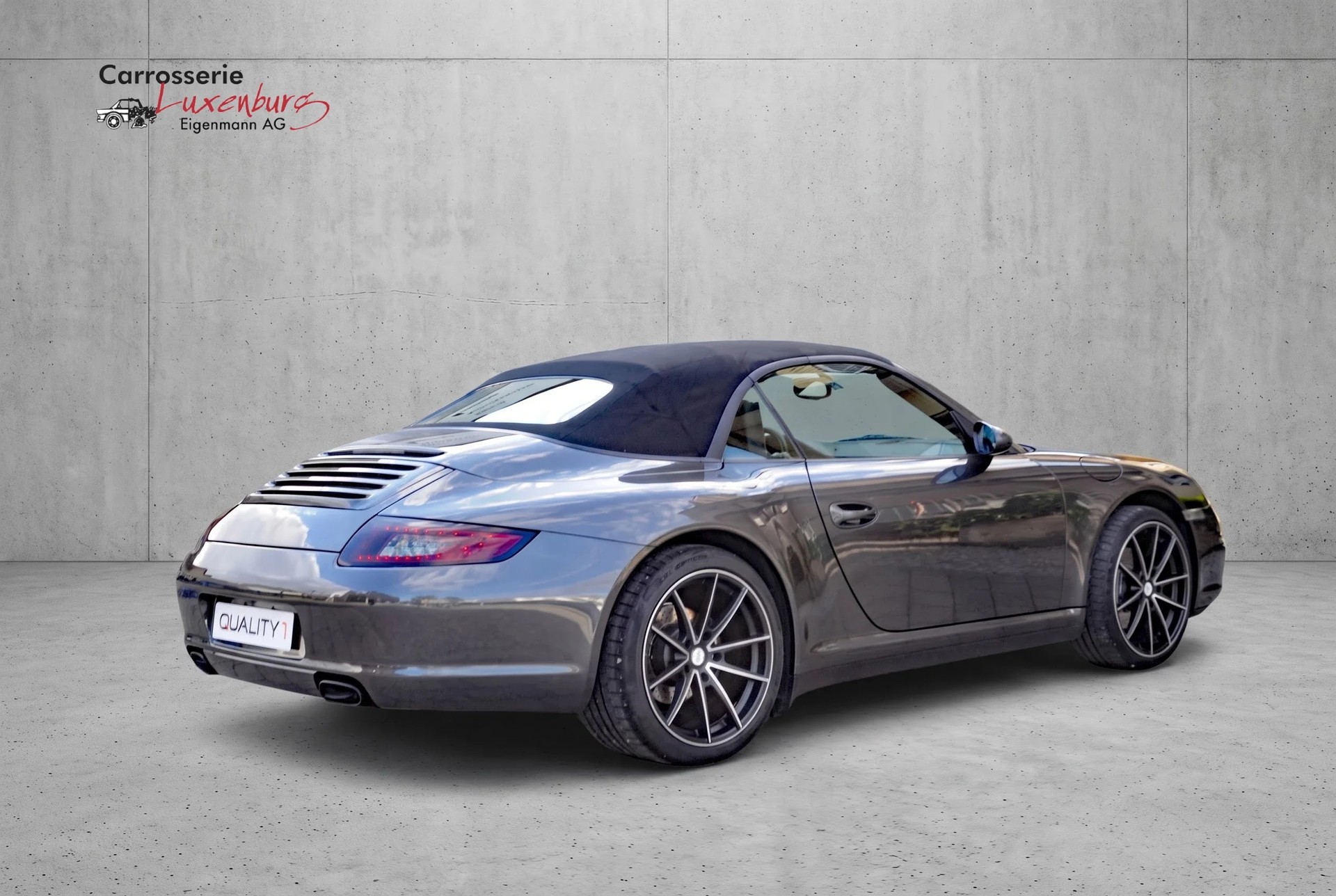 PORSCHE 911 Cabrio Carrera 4-image-4
