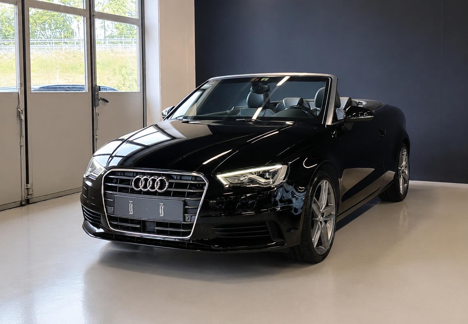 AUDI A3 Cabriolet 1.8 TFSI Ambition S-tronic-image-1