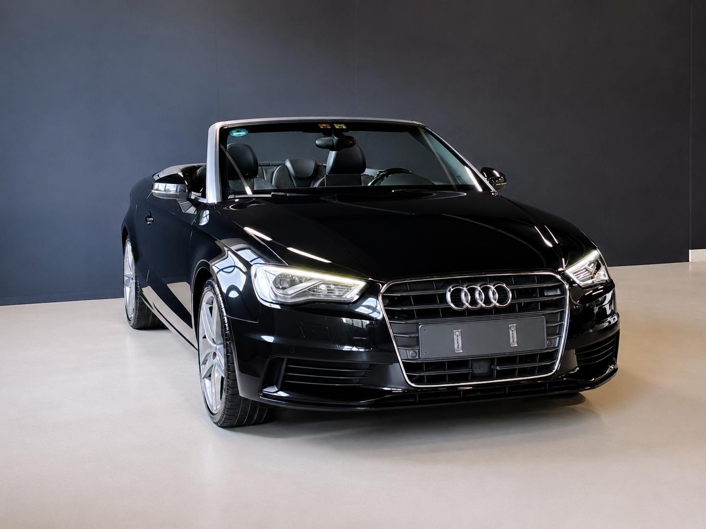 AUDI A3 Cabriolet 1.8 TFSI Ambition S-tronic-image-0