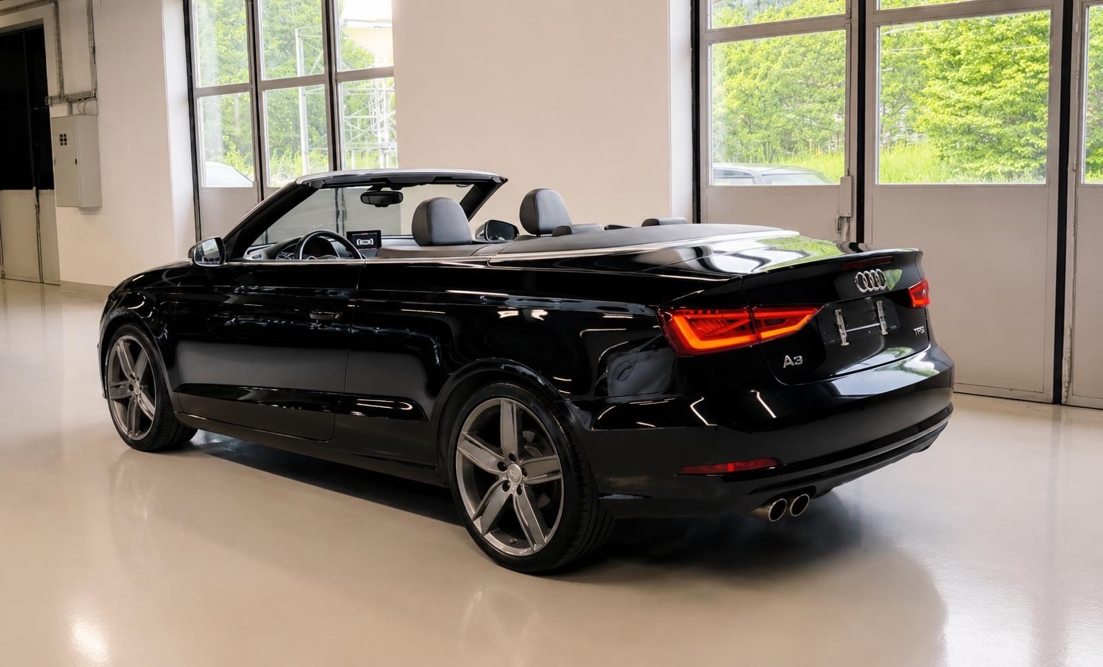 AUDI A3 Cabriolet 1.8 TFSI Ambition S-tronic-image-10