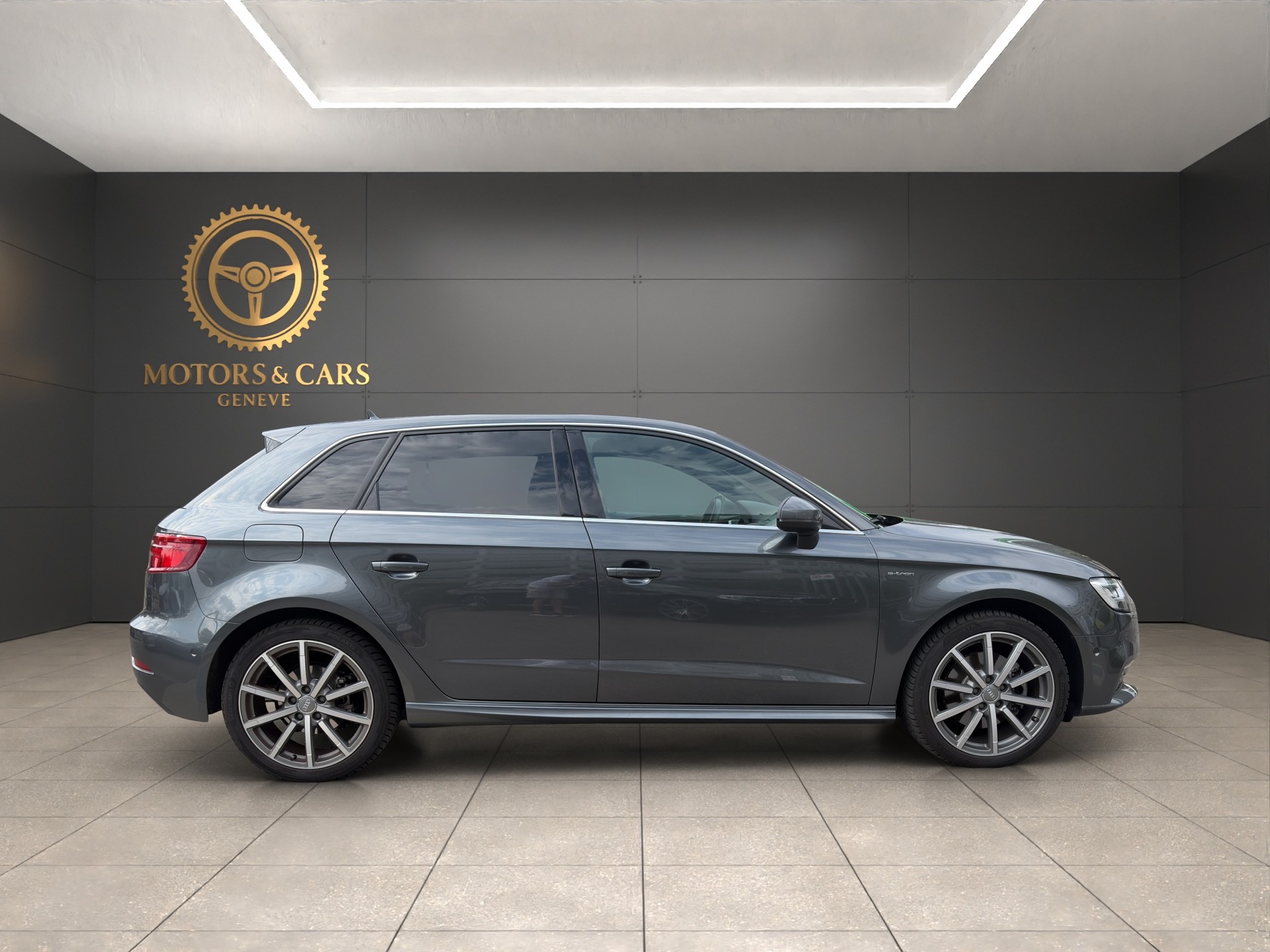 AUDI A3 Sportback 1.4 e-tron S-tronic-image-5