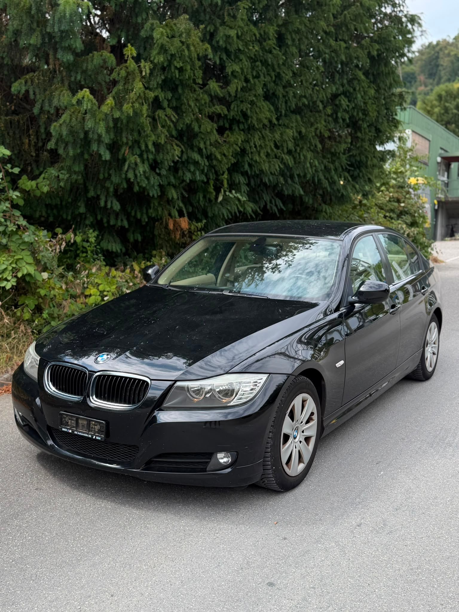 BMW 318d Dynamic Edition-image-2