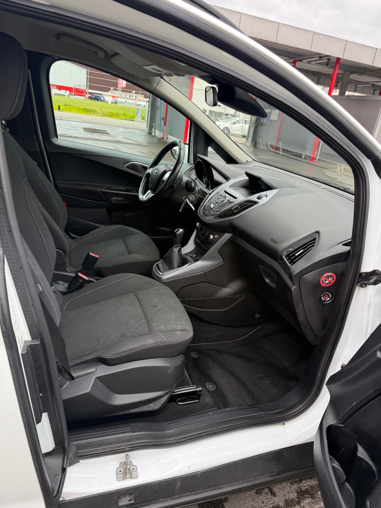 FORD B-Max 1.0 SCTi Titanium-image-9
