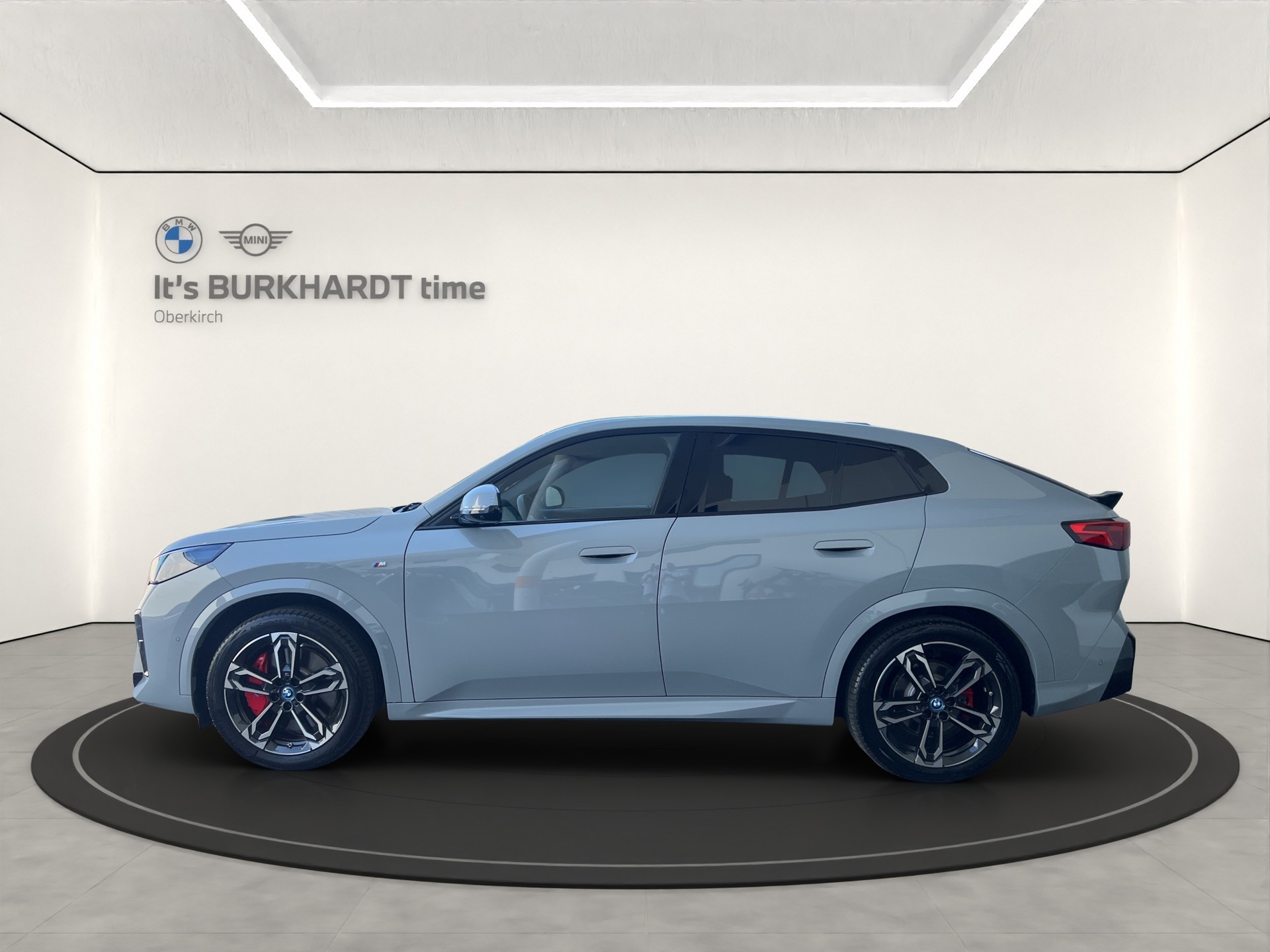 BMW iX2 xDrive 30 M Sport Pro-image-1