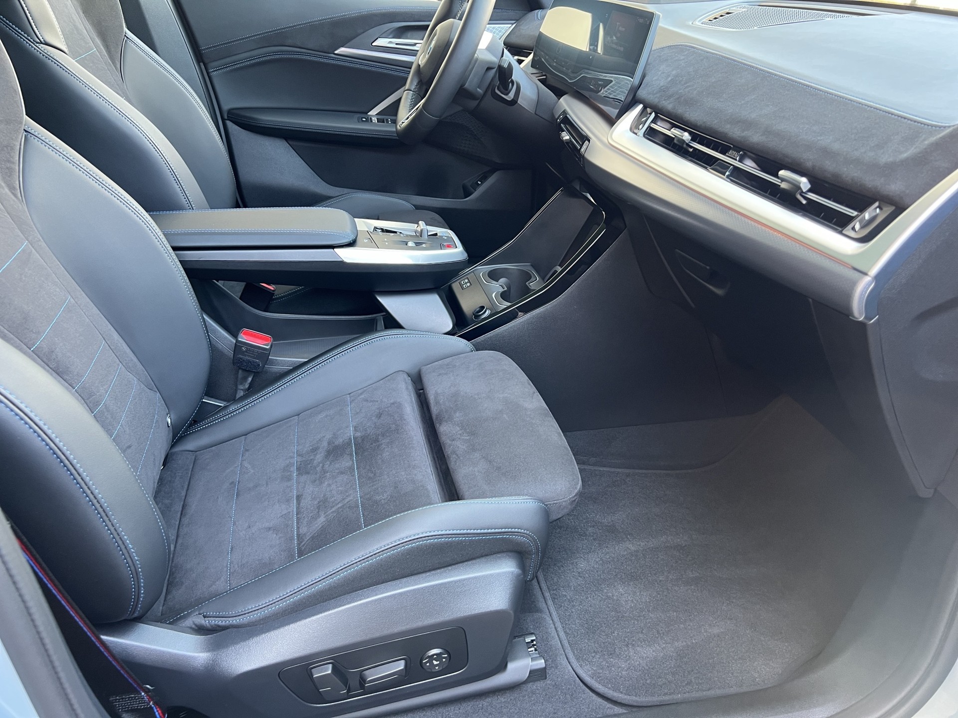 BMW iX2 xDrive 30 M Sport Pro-image-21