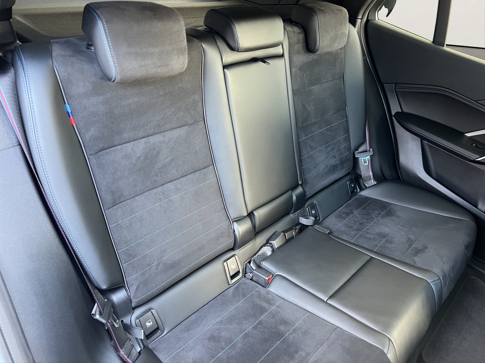 BMW iX2 xDrive 30 M Sport Pro-image-22