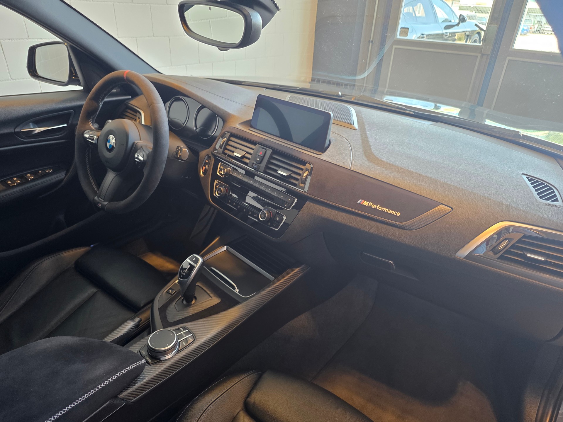 BMW M140i xDrive Swiss Per.Ed-image-15