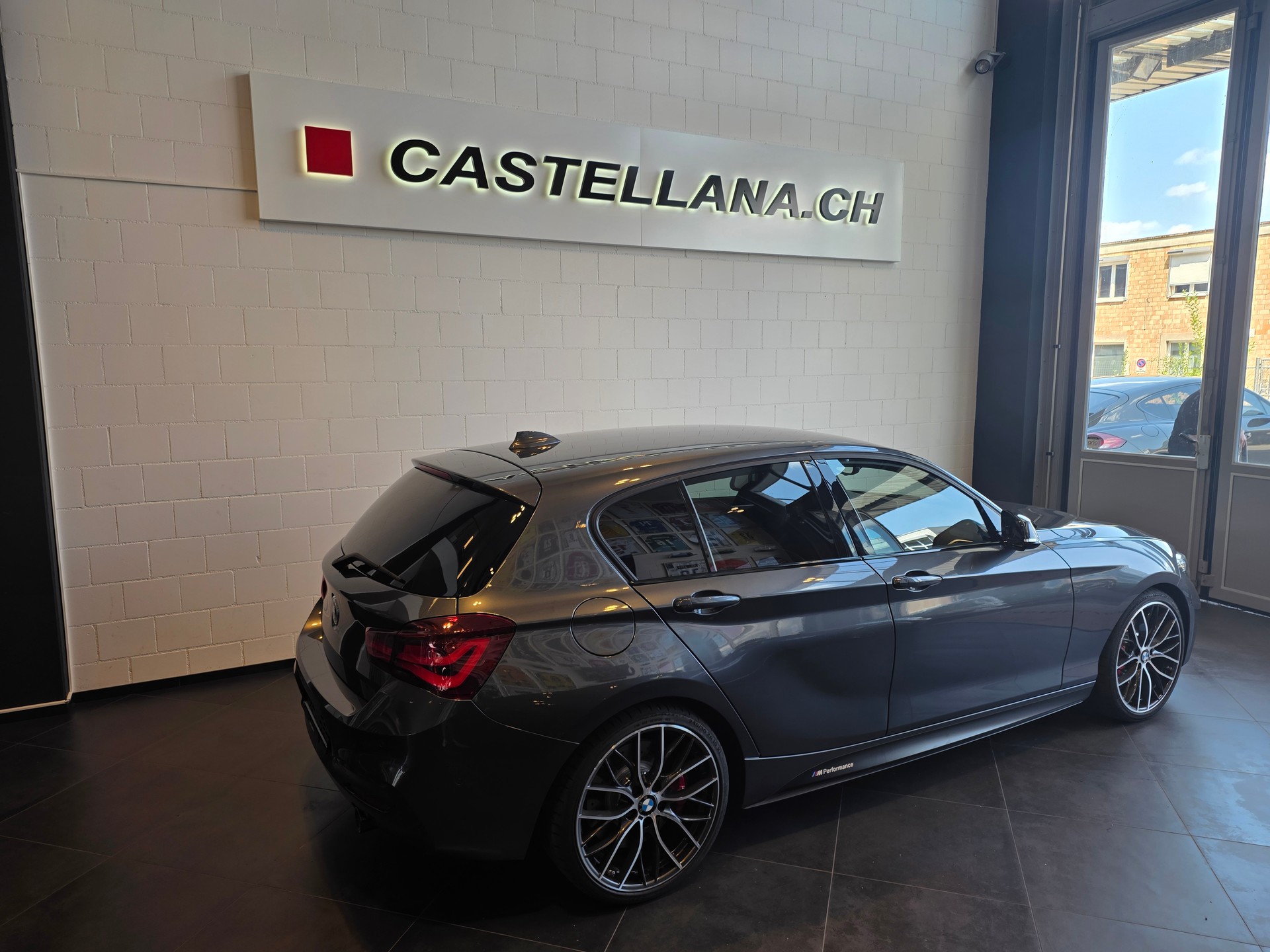 BMW M140i xDrive Swiss Per.Ed-image-1