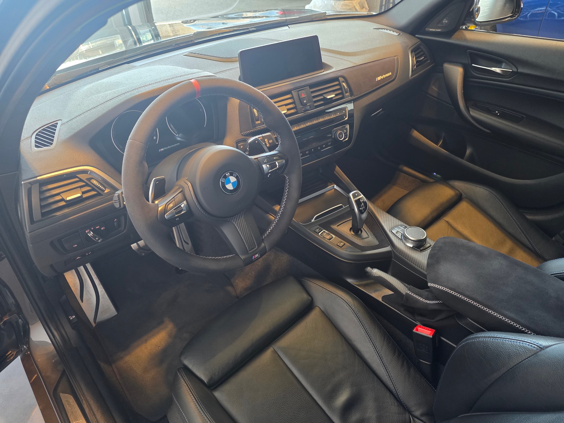 BMW M140i xDrive Swiss Per.Ed-image-8