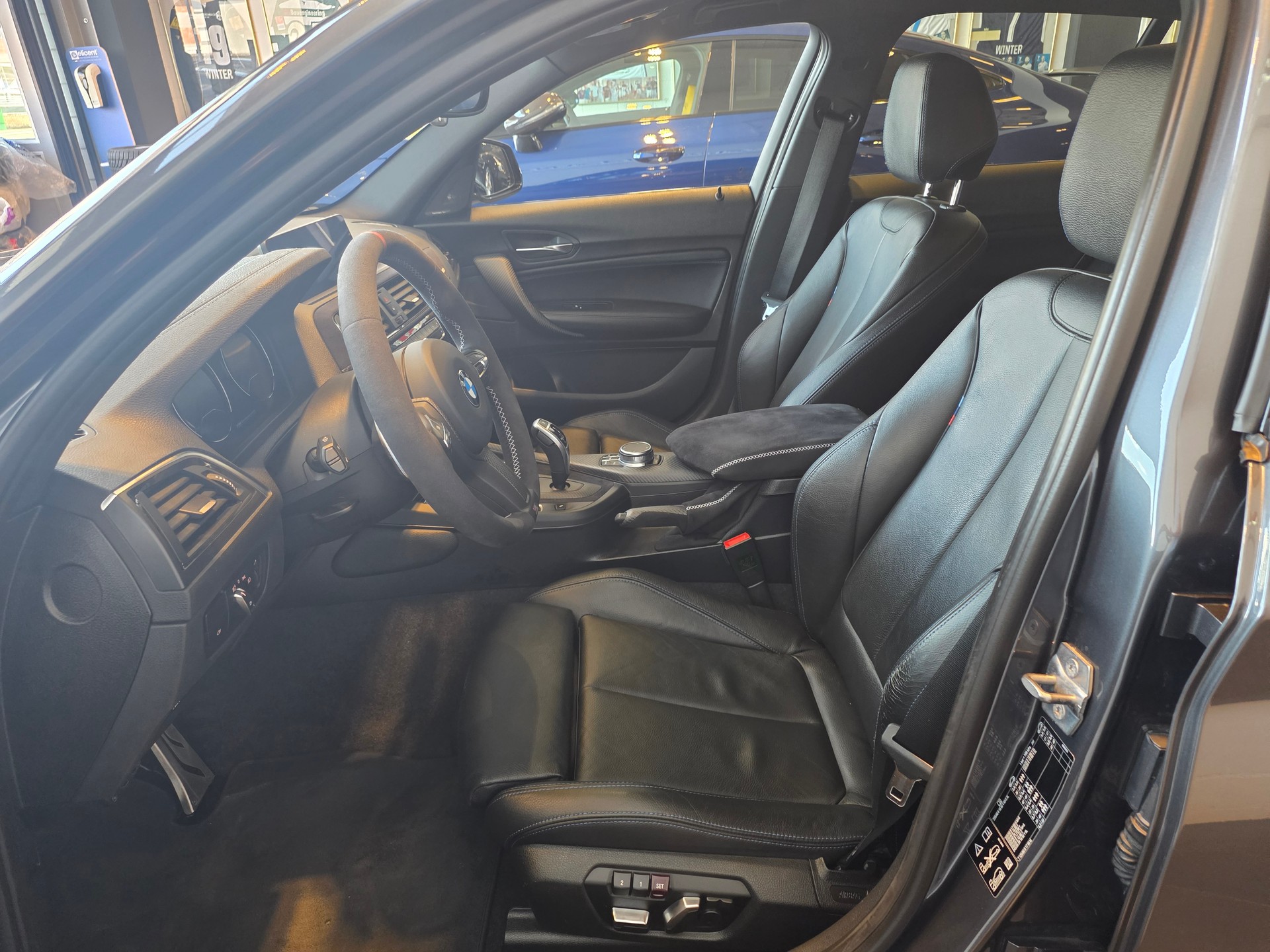 BMW M140i xDrive Swiss Per.Ed-image-7