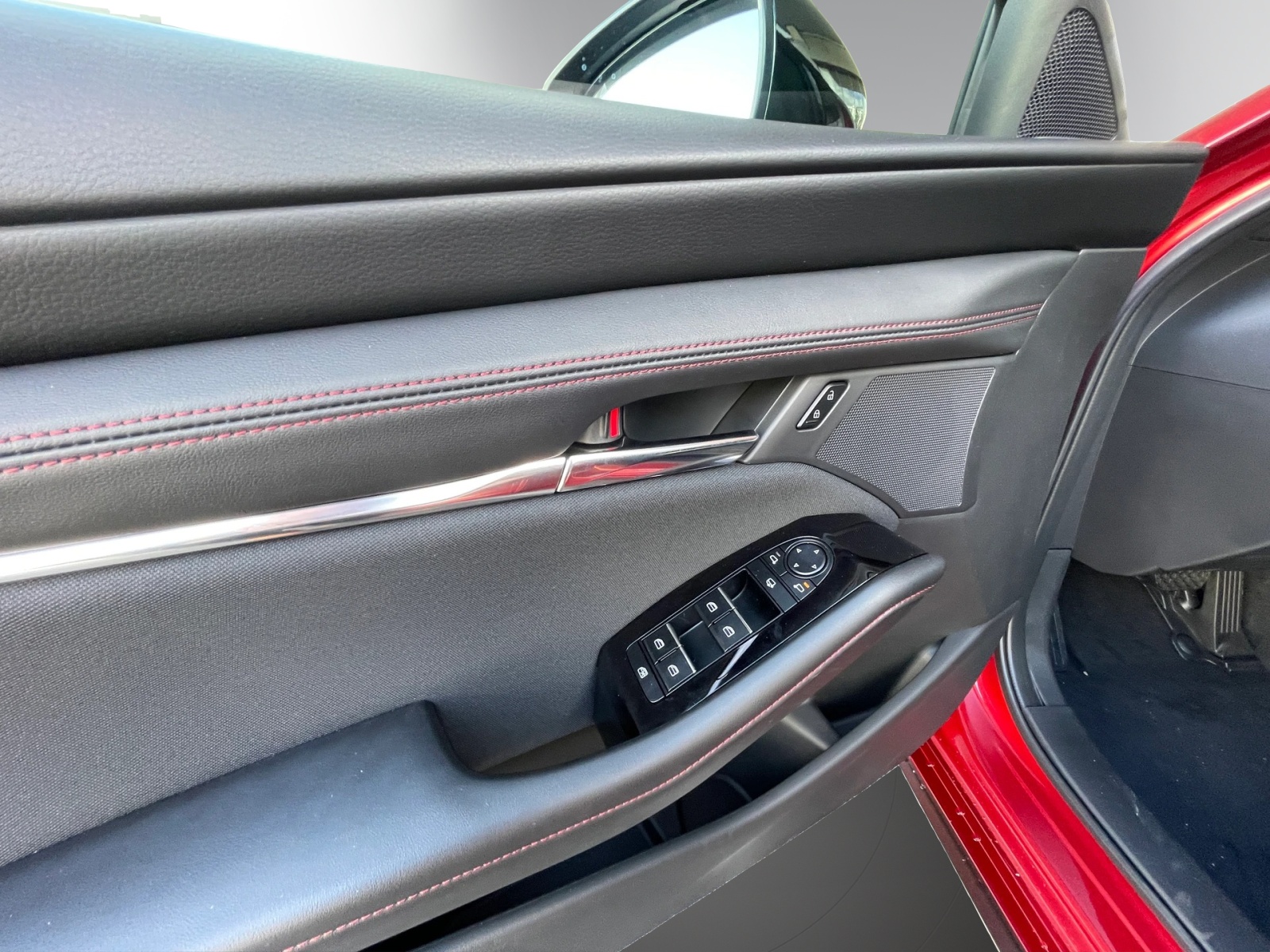 MAZDA 3 Hatchback SKYACTIV-X M Hybrid 186 Homura Automat-image-9