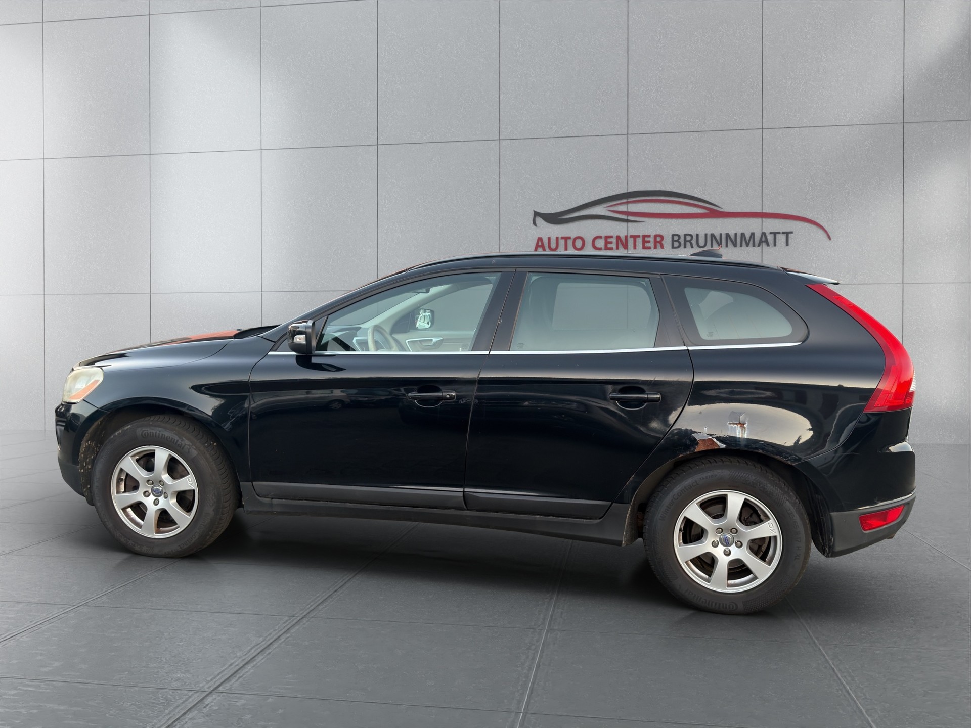 VOLVO XC60 D5 AWD Kinetic Geartronic-image-3