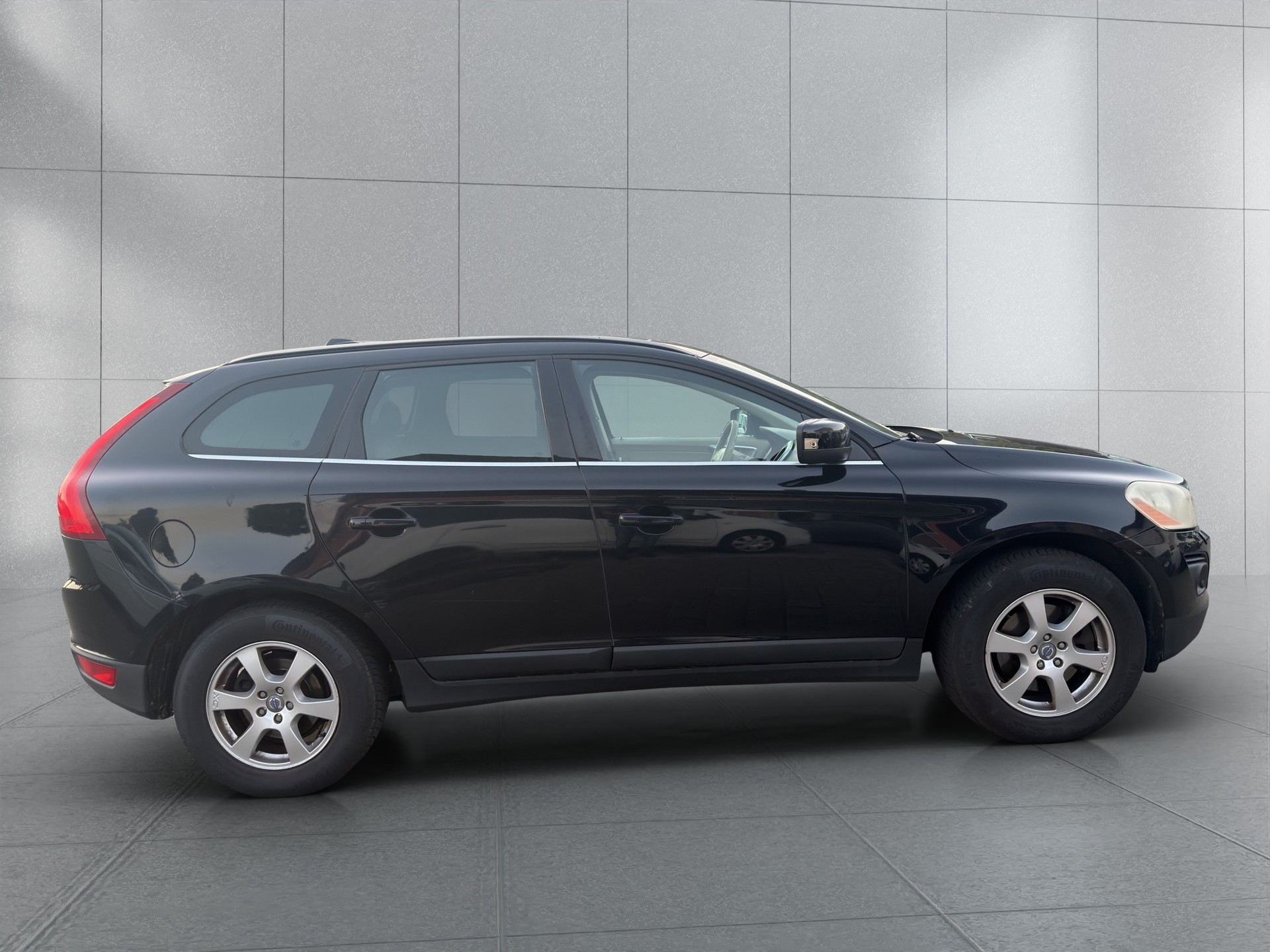 VOLVO XC60 D5 AWD Kinetic Geartronic-image-7