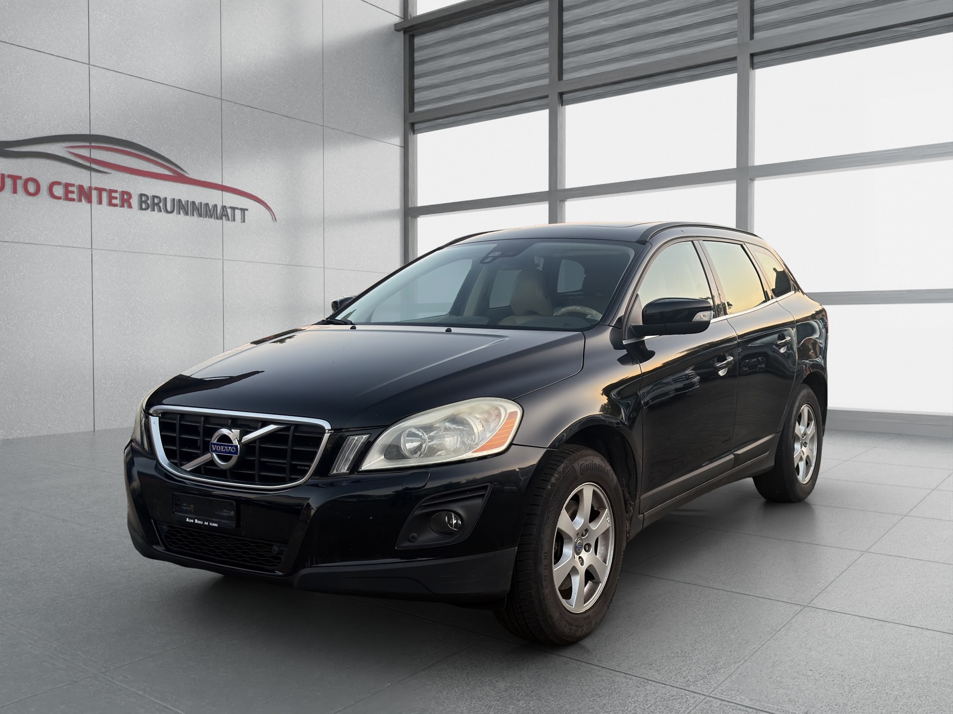 VOLVO XC60 D5 AWD Kinetic Geartronic-image-0