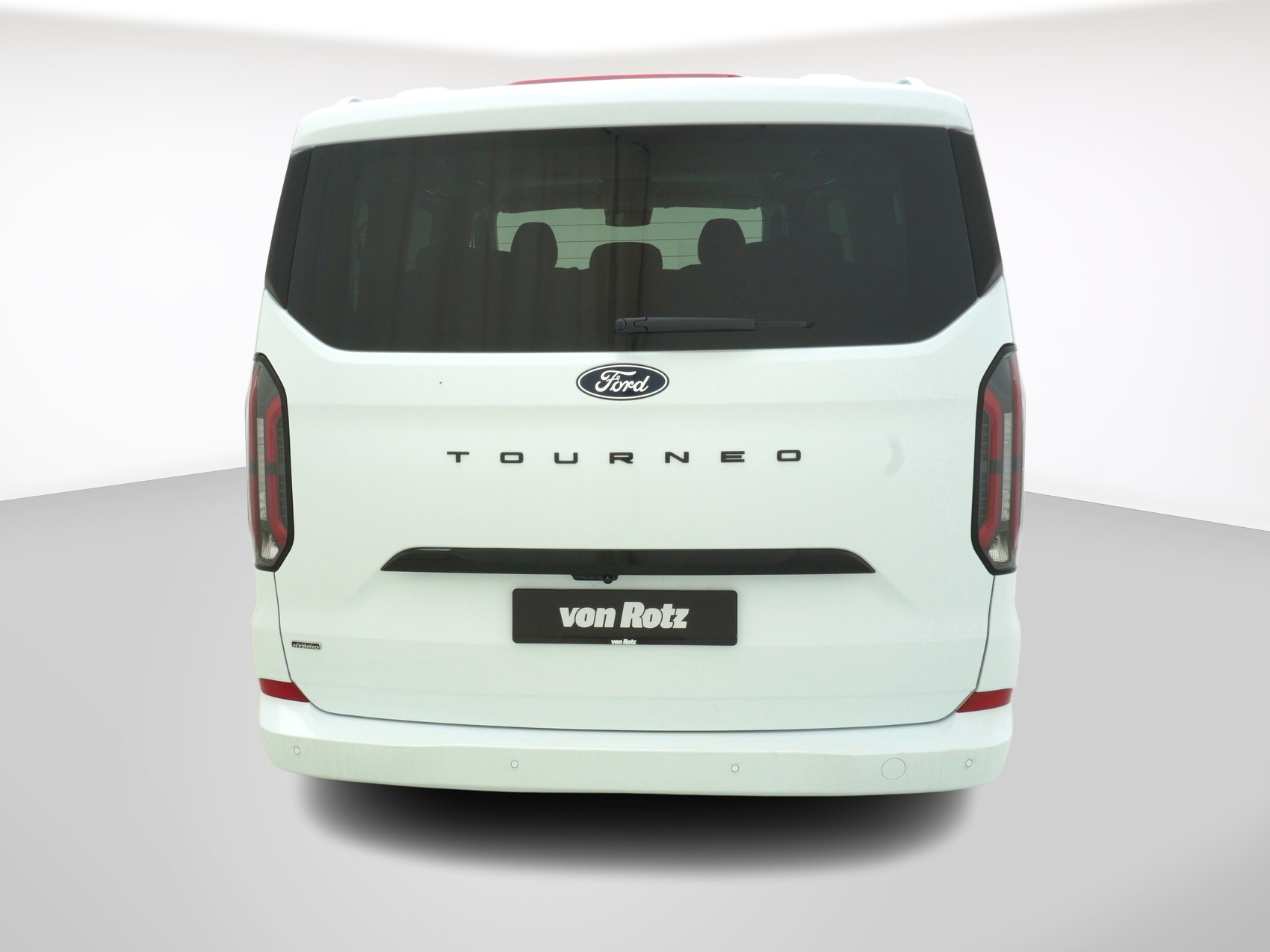 FORD Tourneo Custom L1 2.5 Plug-in-Hybrid Titanium X-image-2