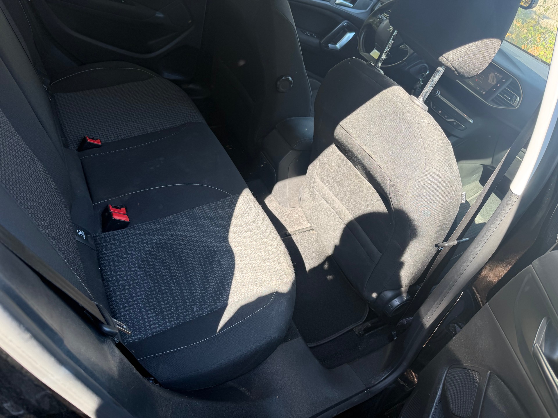 PEUGEOT 308 1.5 BlueHDI Style EAT8-image-13