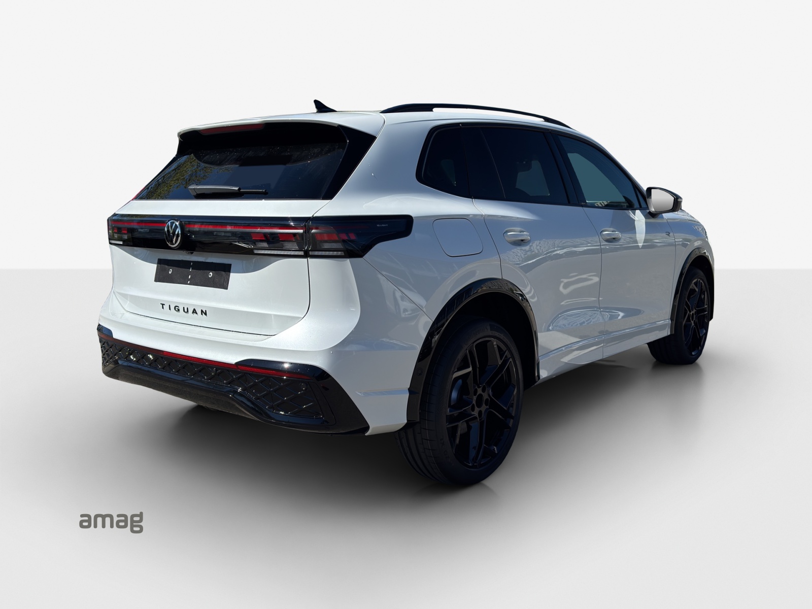 VW Tiguan 2.0 TSI DSG R-Line 4Motion-image-4