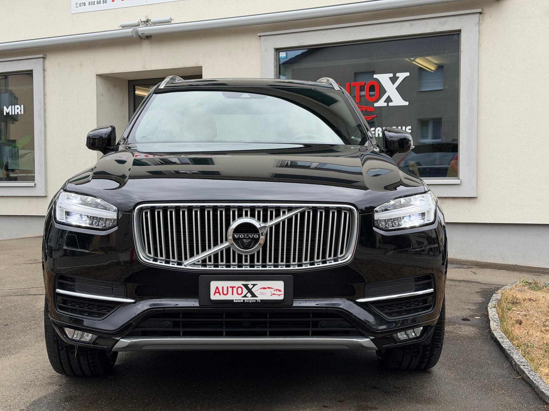 VOLVO XC90 D5 AWD Kinetic Geartronic 7 Sitze-image-2