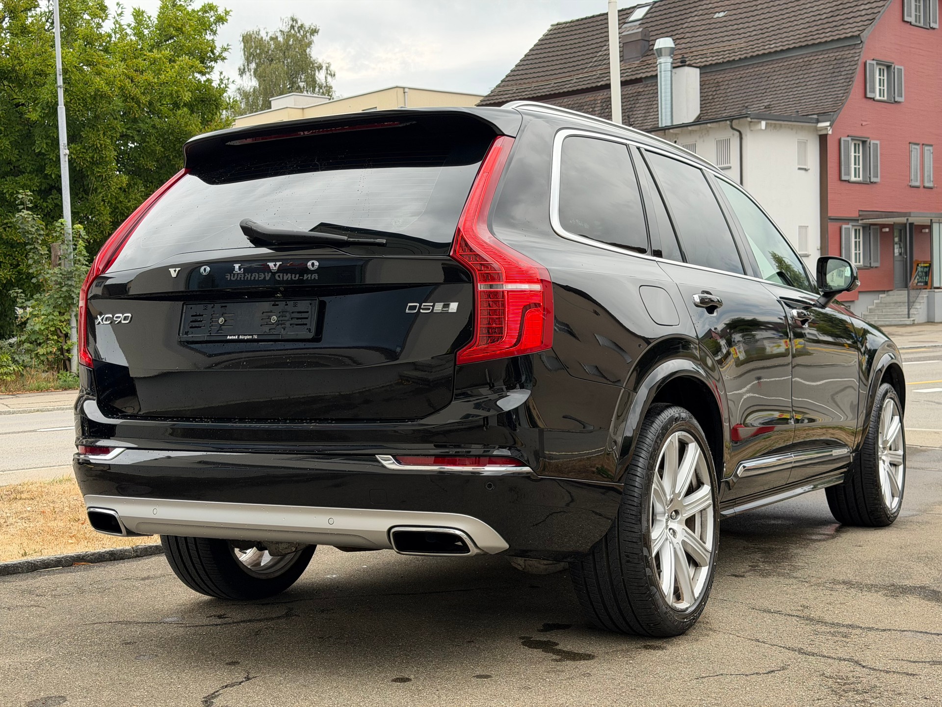 VOLVO XC90 D5 AWD Kinetic Geartronic 7 Sitze-image-5