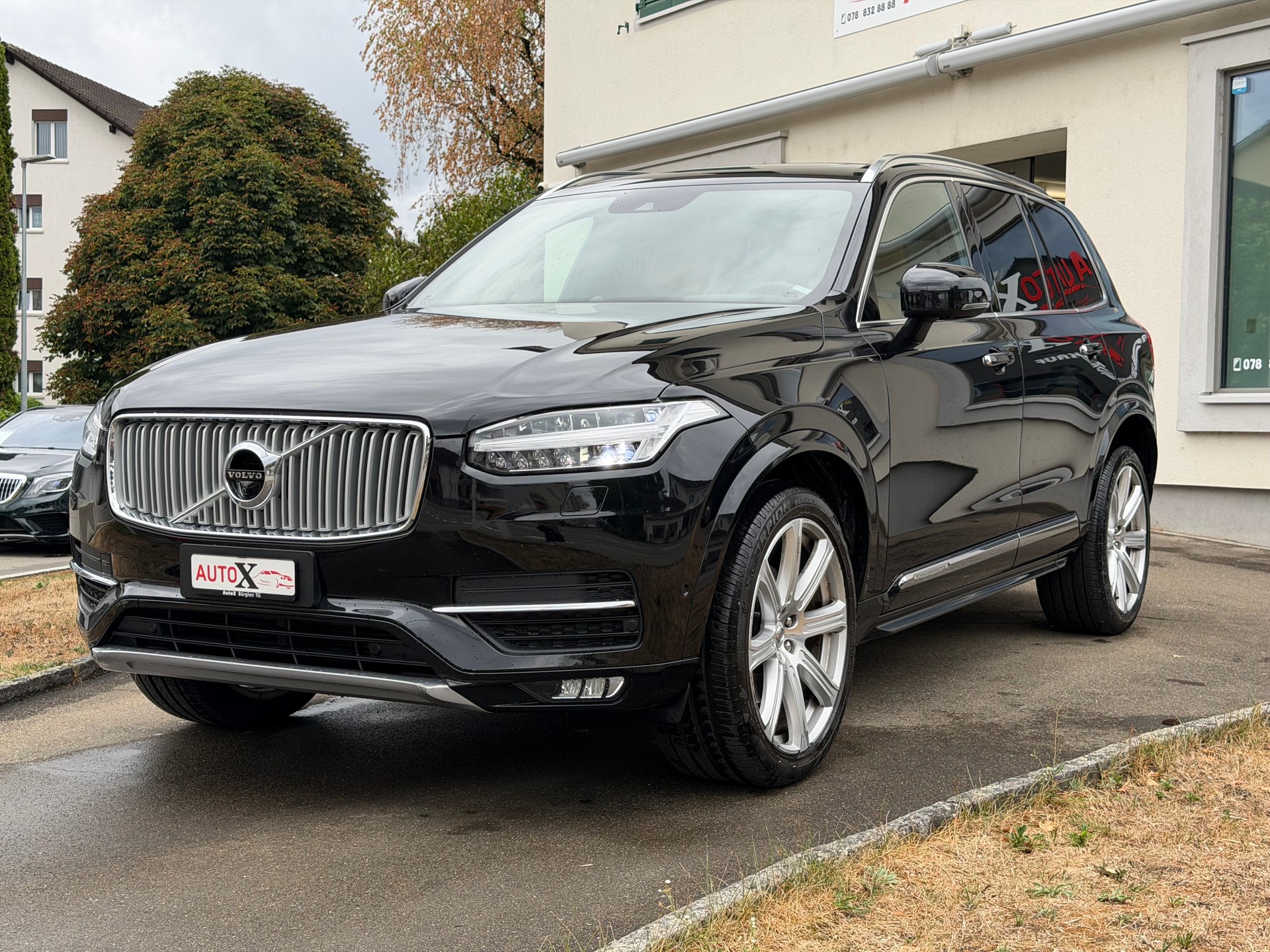 VOLVO XC90 D5 AWD Kinetic Geartronic 7 Sitze-image-1