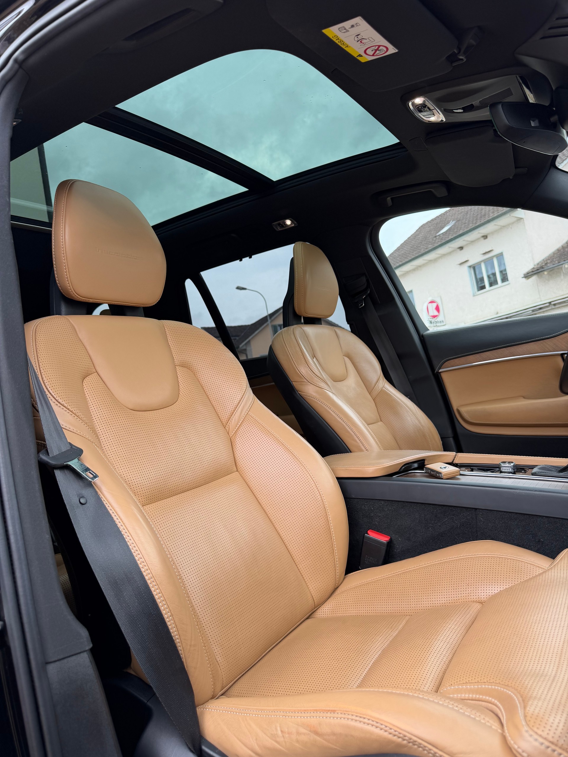VOLVO XC90 D5 AWD Kinetic Geartronic 7 Sitze-image-14