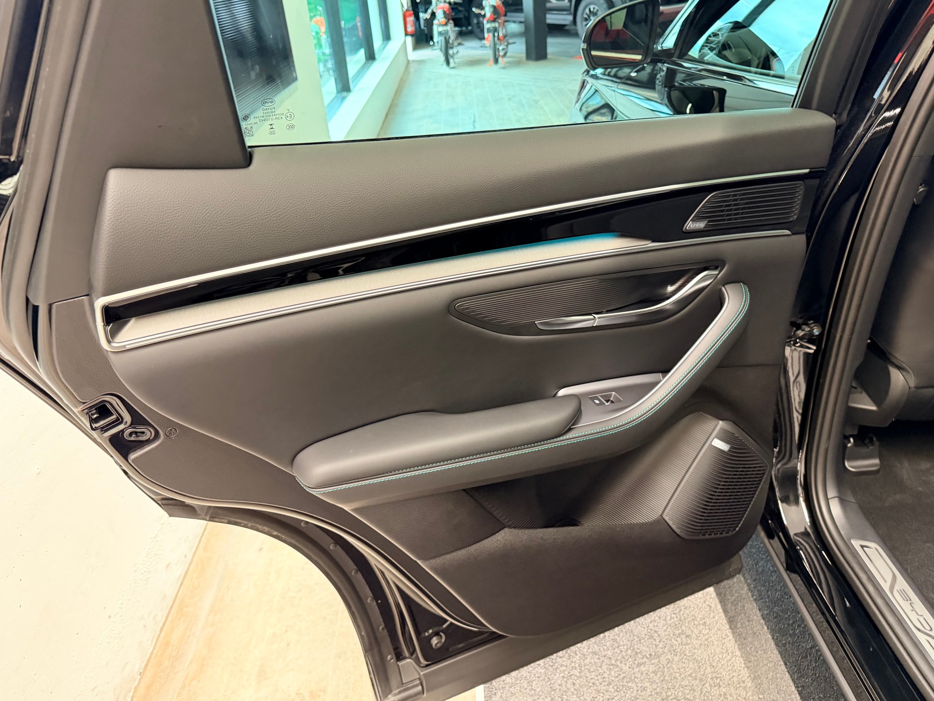 BYD Seal U DM-i Design AWD-image-15