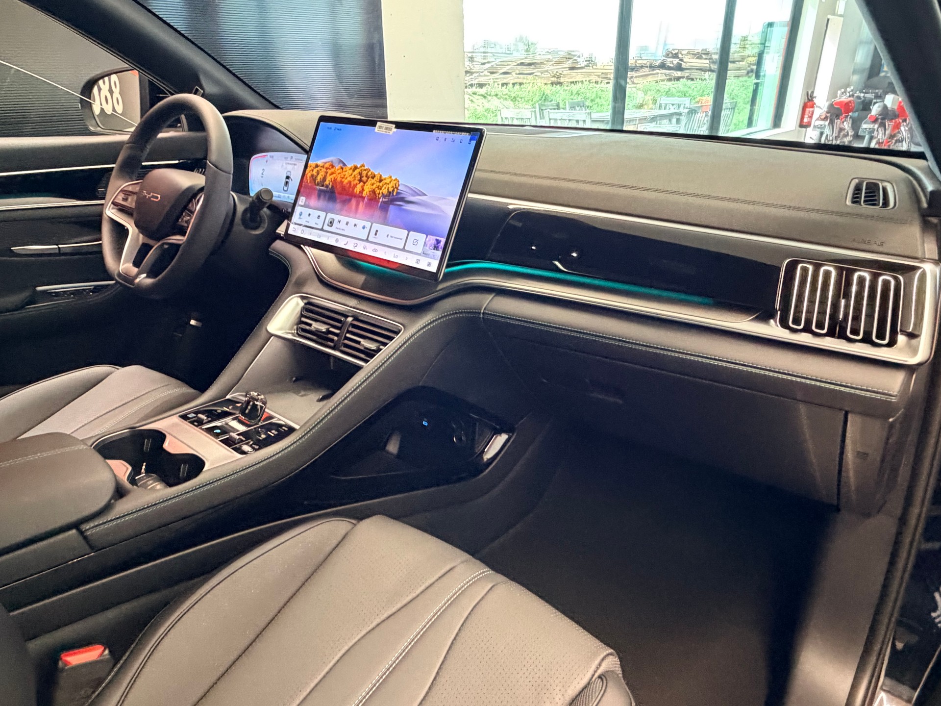 BYD Seal U DM-i Design AWD-image-17