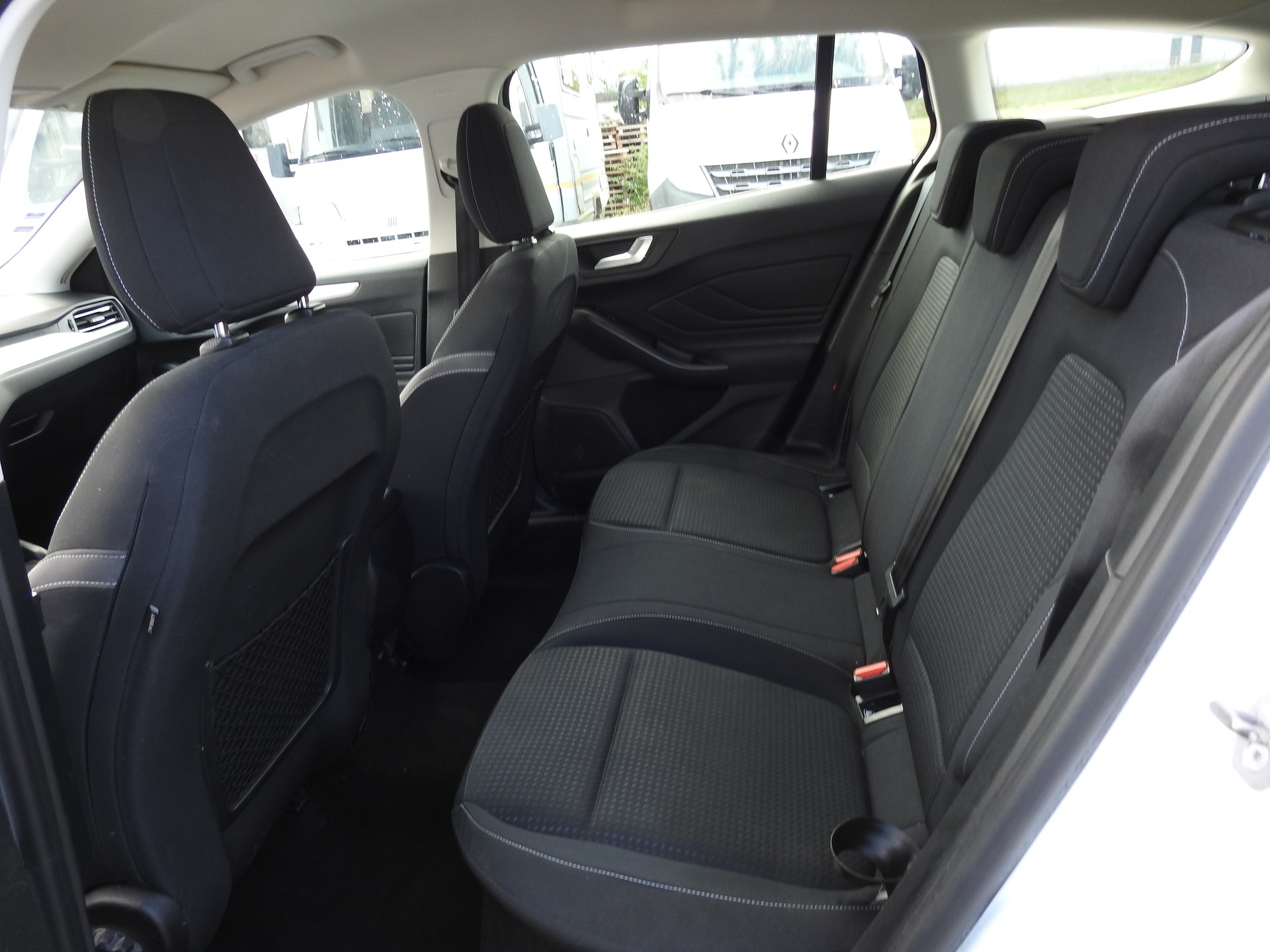 FORD Focus 1.5 TDCi Titanium Automatic-image-13