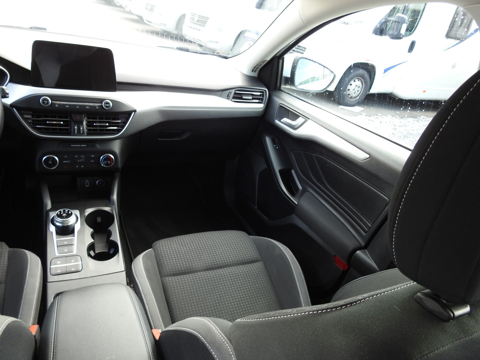 FORD Focus 1.5 TDCi Titanium Automatic-image-17