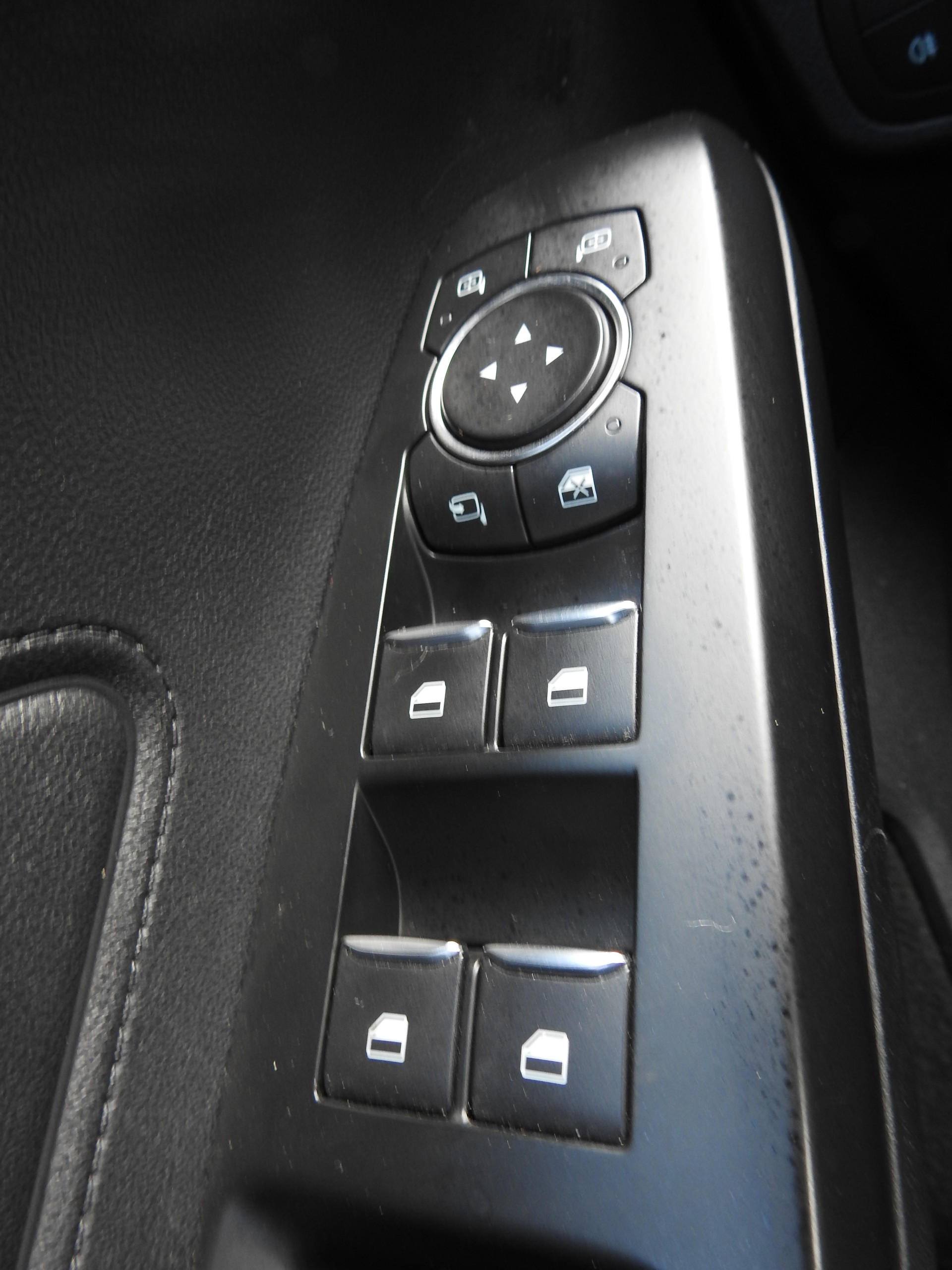 FORD Focus 1.5 TDCi Titanium Automatic-image-26