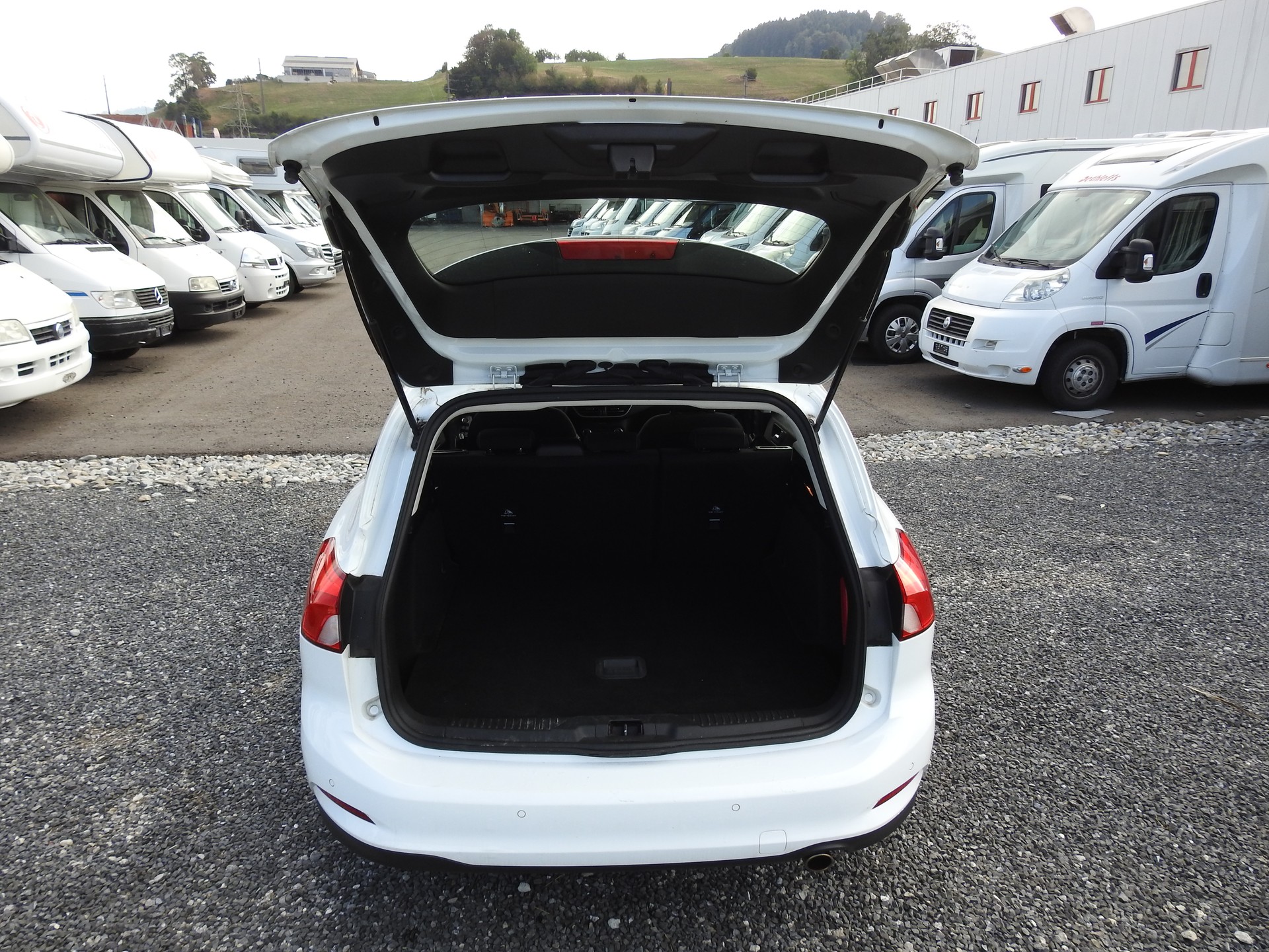 FORD Focus 1.5 TDCi Titanium Automatic-image-9