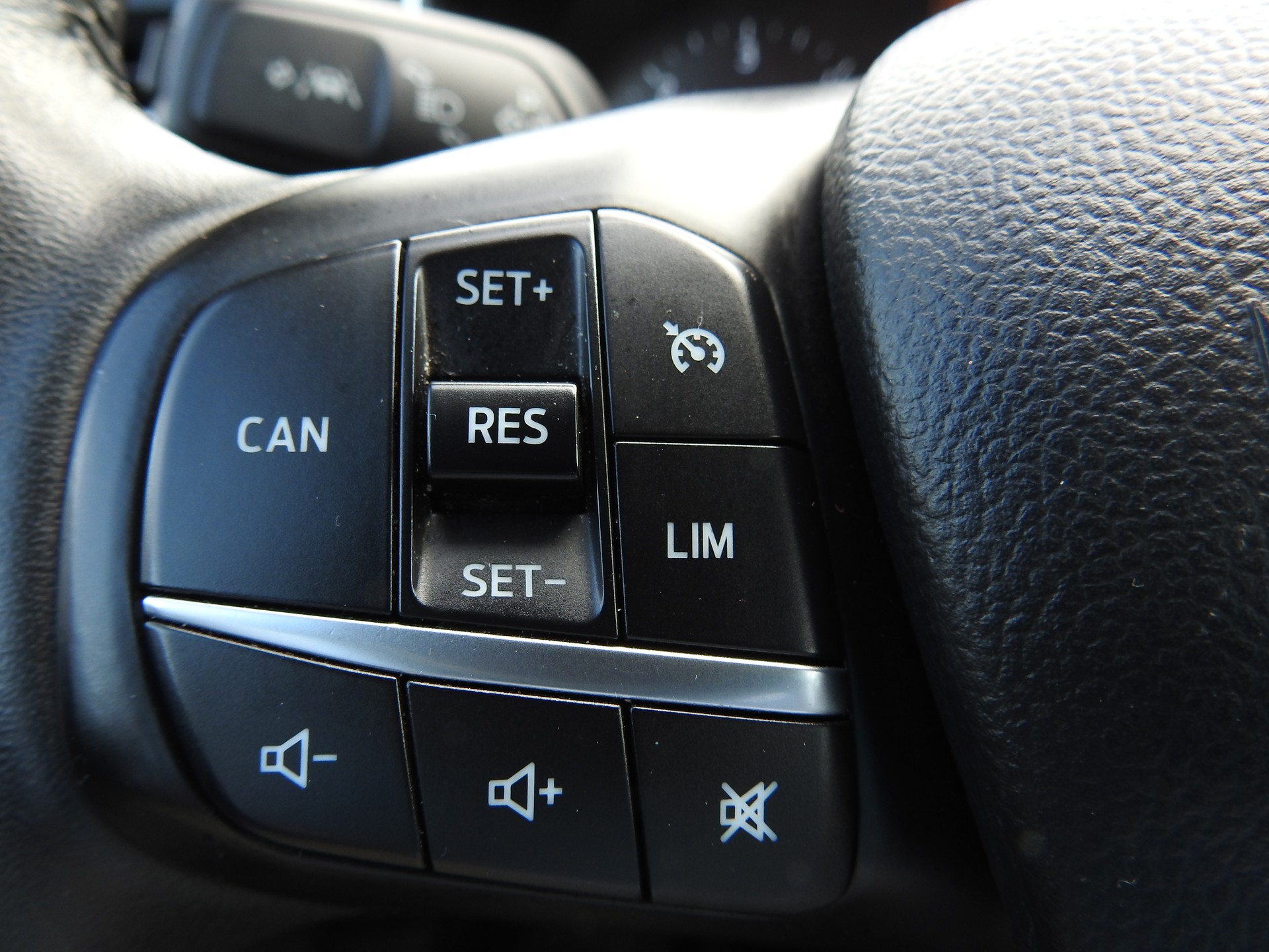 FORD Focus 1.5 TDCi Titanium Automatic-image-25