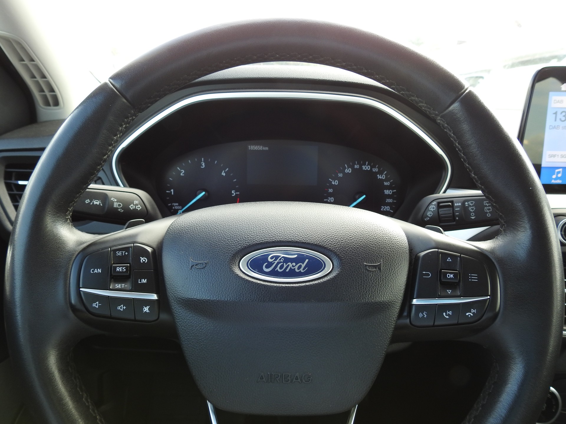 FORD Focus 1.5 TDCi Titanium Automatic-image-27
