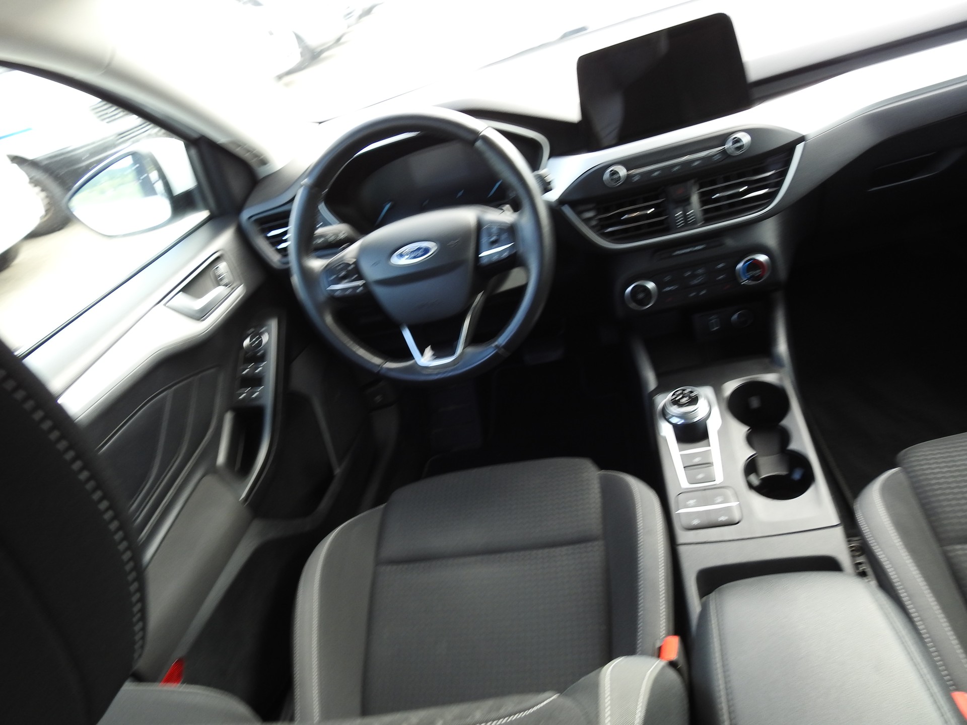 FORD Focus 1.5 TDCi Titanium Automatic-image-18