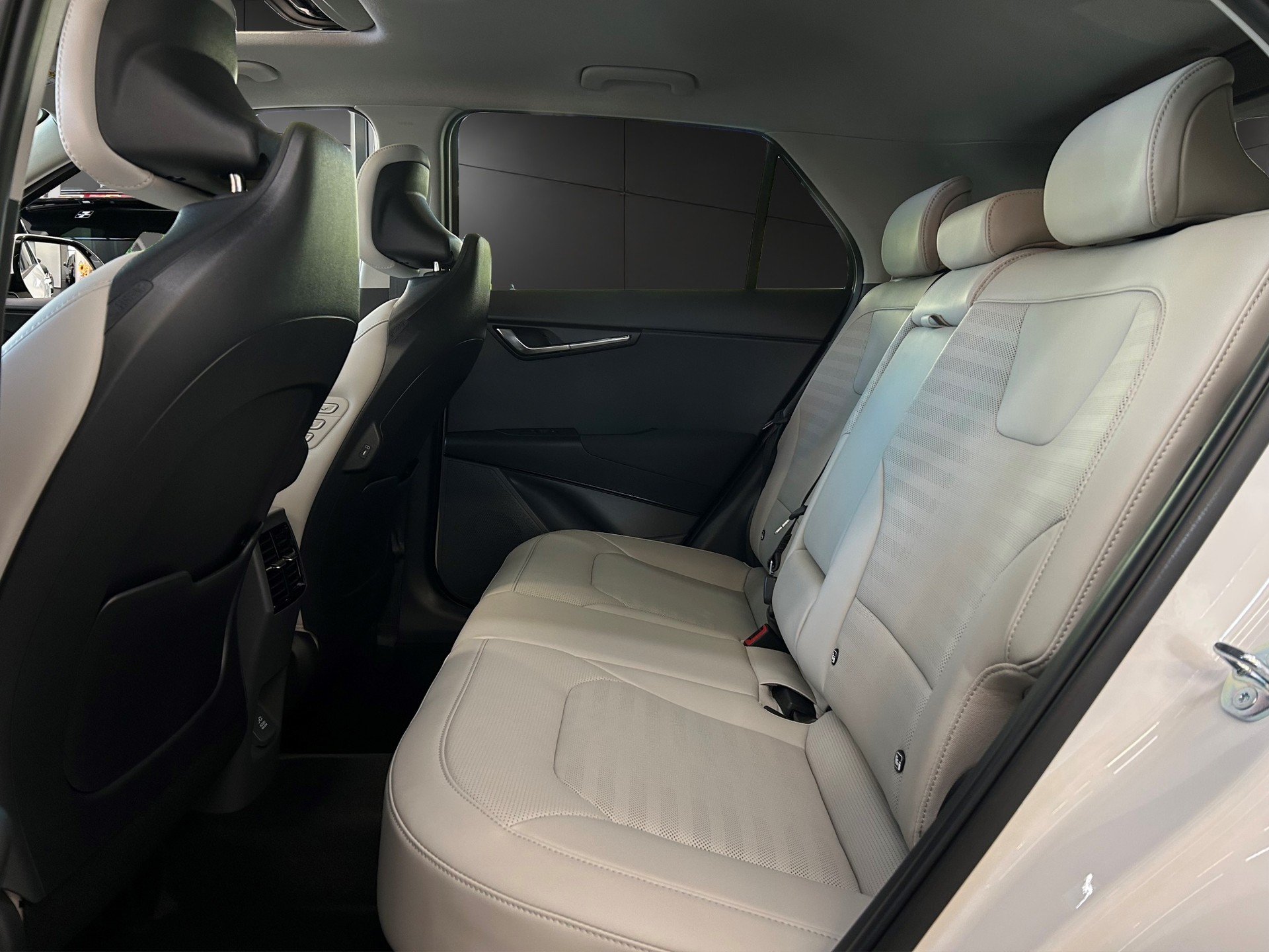 KIA Niro 1.6 GDi Hybrid Style-image-10