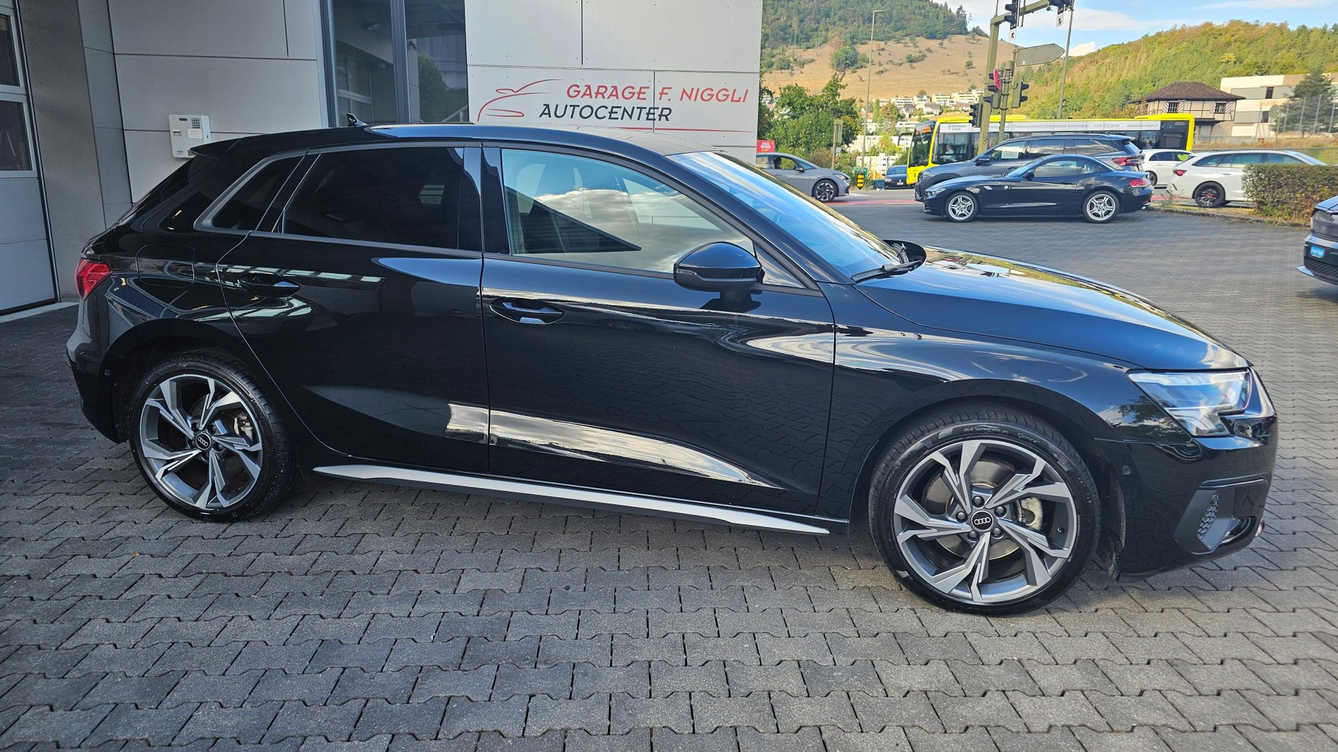 AUDI A3 Sportback 40 TFSI e S line S-tronic-image-3
