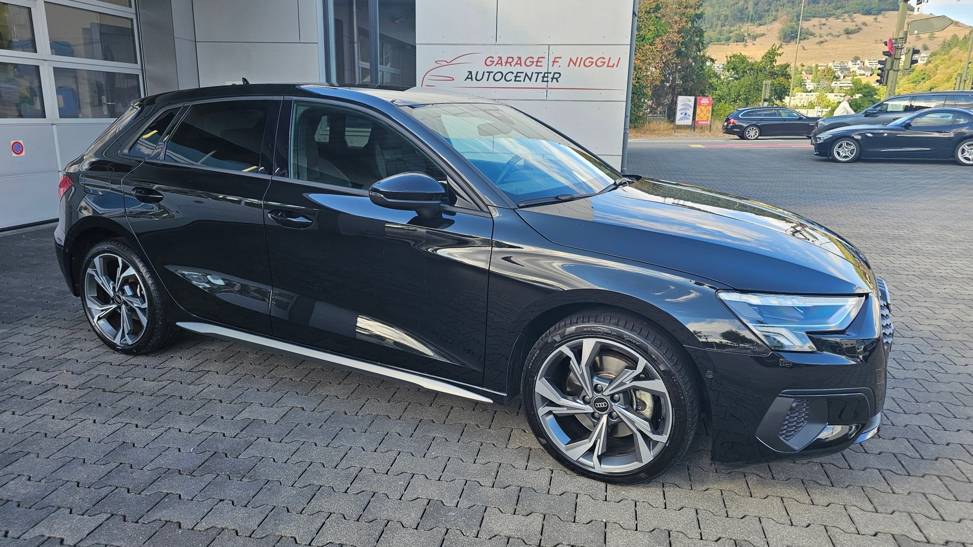AUDI A3 Sportback 40 TFSI e S line S-tronic-image-2