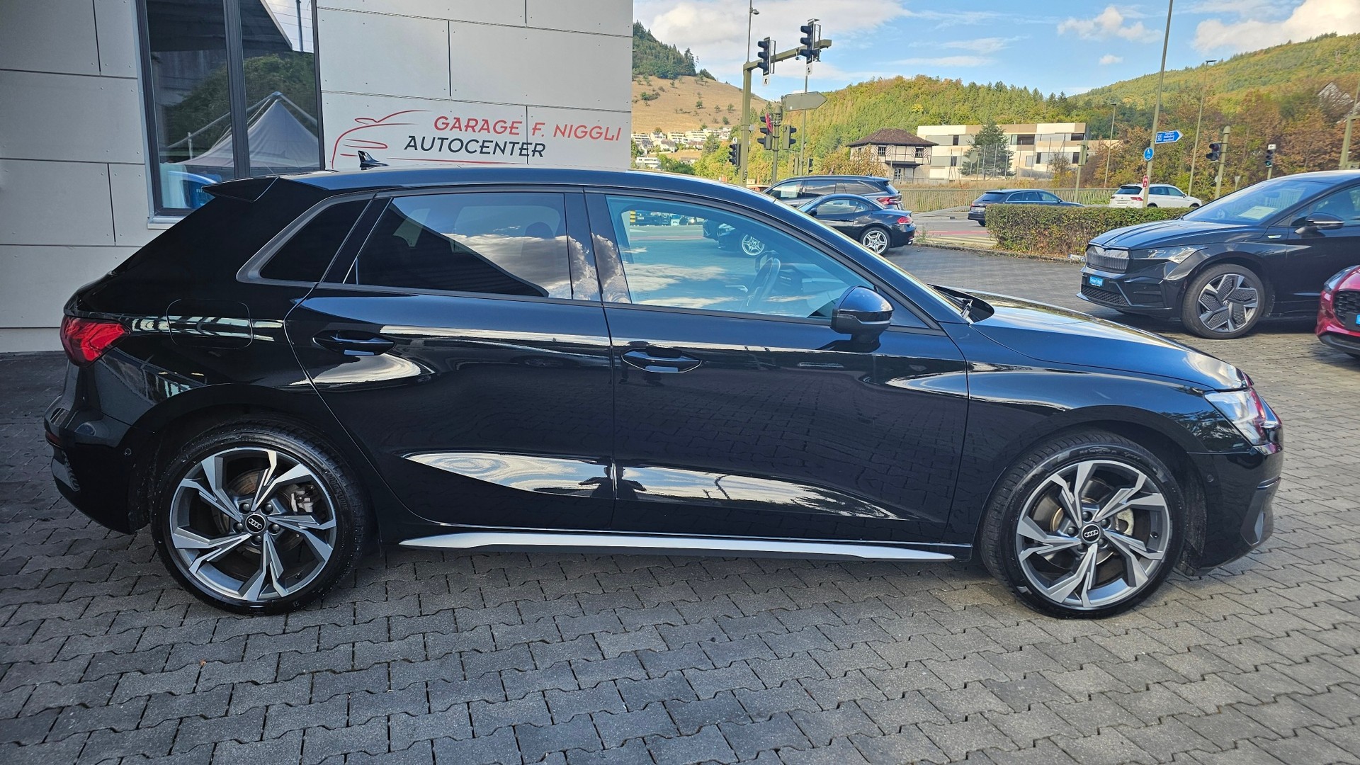 AUDI A3 Sportback 40 TFSI e S line S-tronic-image-4