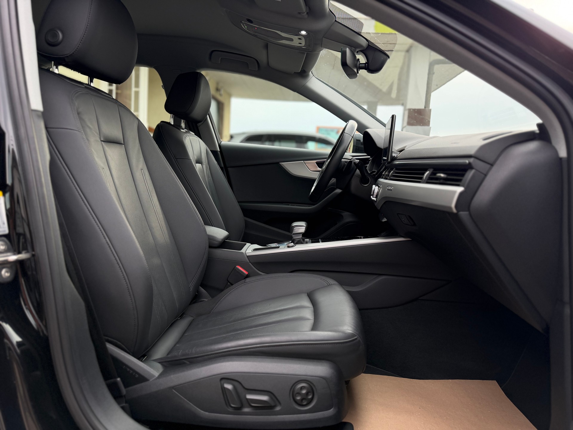AUDI A4 Avant 40 TDI advanced Attraction quattro S-tronic-image-13