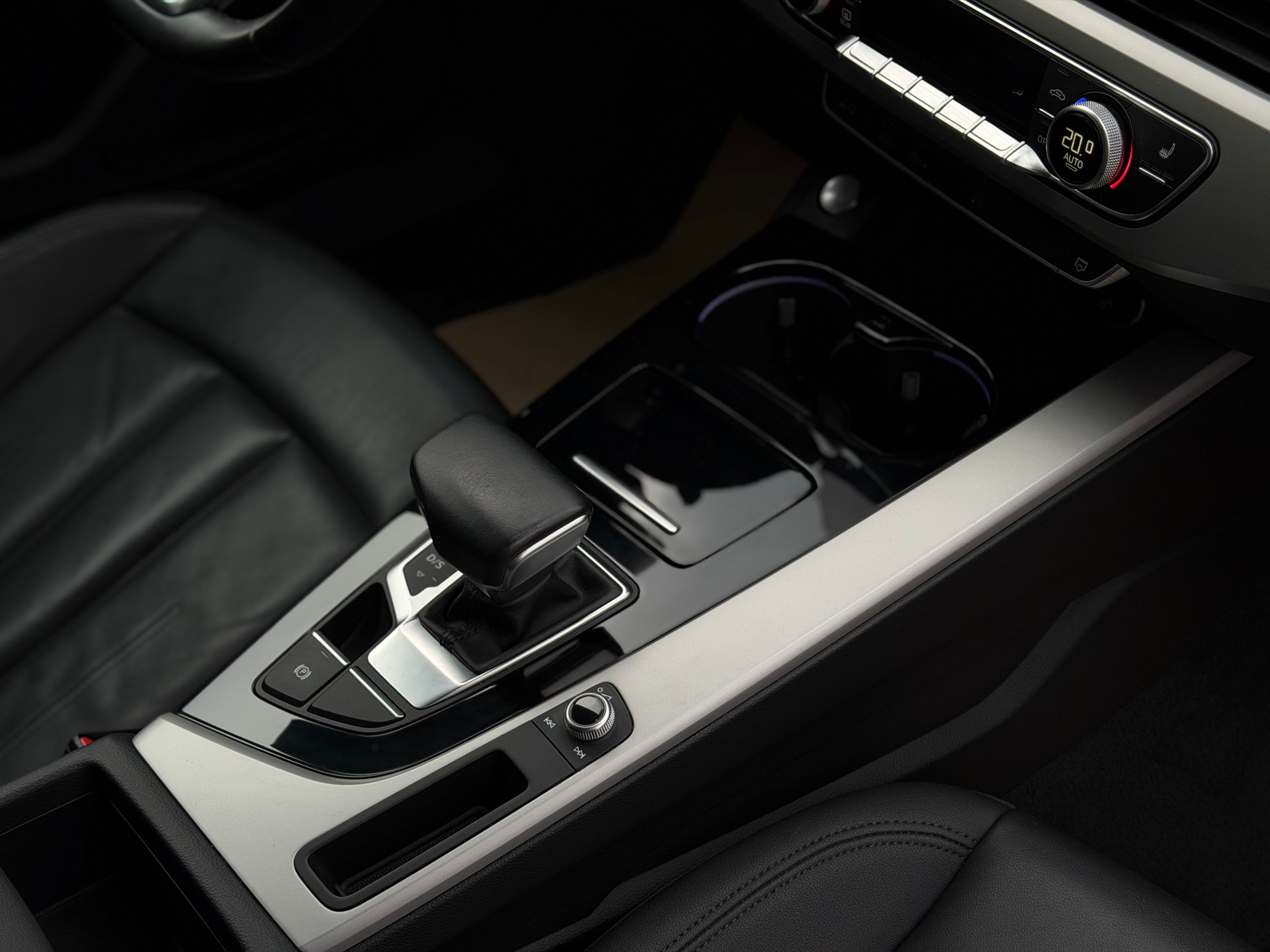 AUDI A4 Avant 40 TDI advanced Attraction quattro S-tronic-image-17